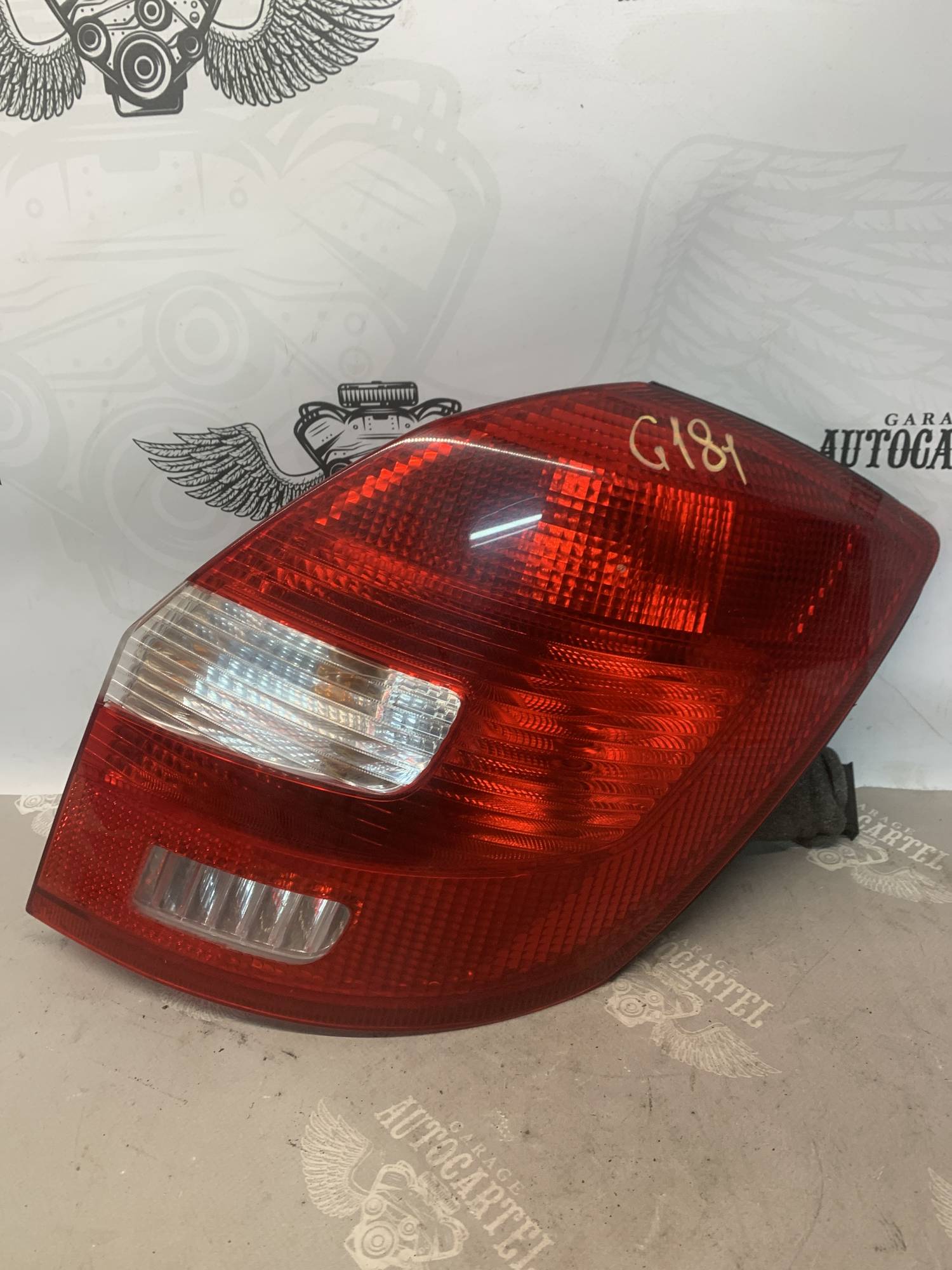 Задній ліхтар правий ZSB5J6945096 SKODA FABIA II 07-15