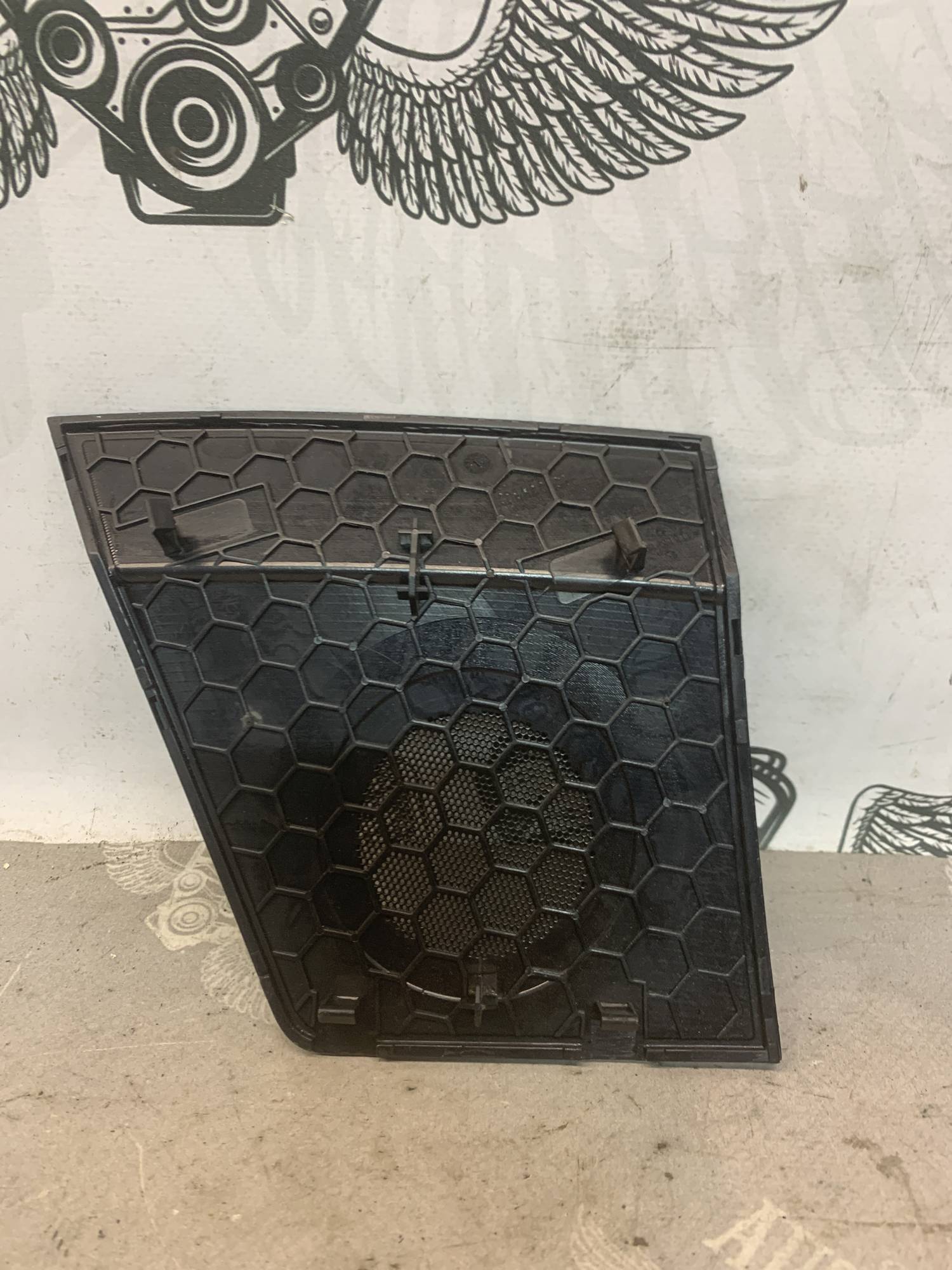 Решітка (накладка) динаміка в торпедо ліва Volkswagen Crafter a9066890008