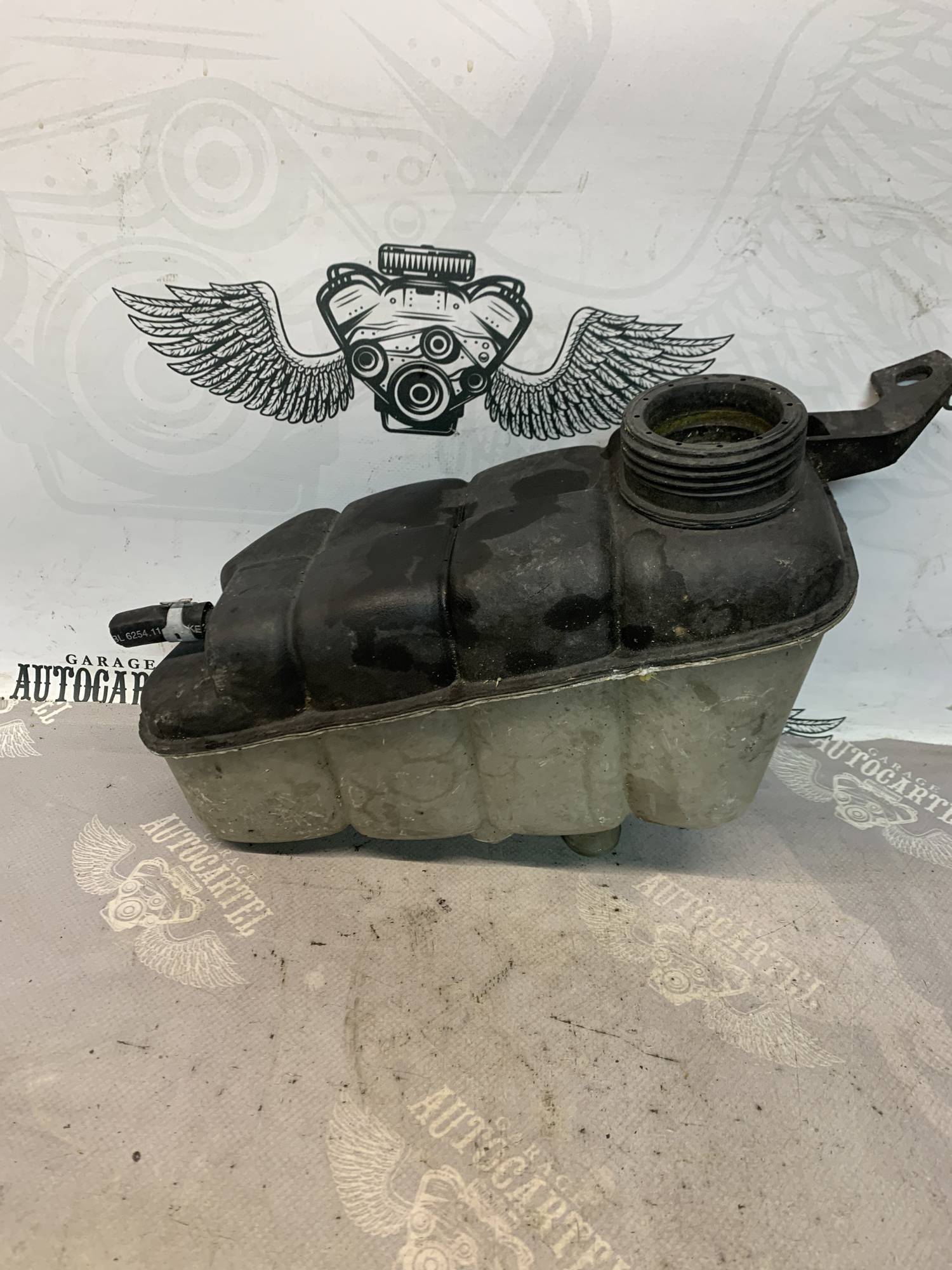 Бачок розширювальний MERCEDES W220 2205000049