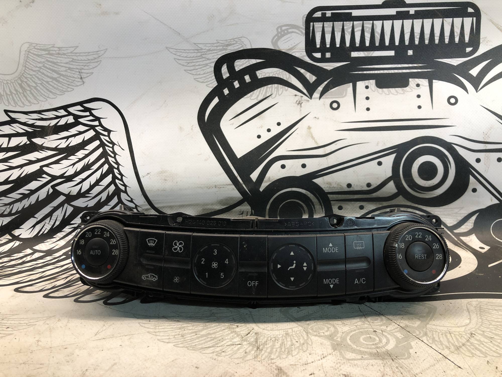 Блок управління кліматом Mercedes Benz E211, 2118301090