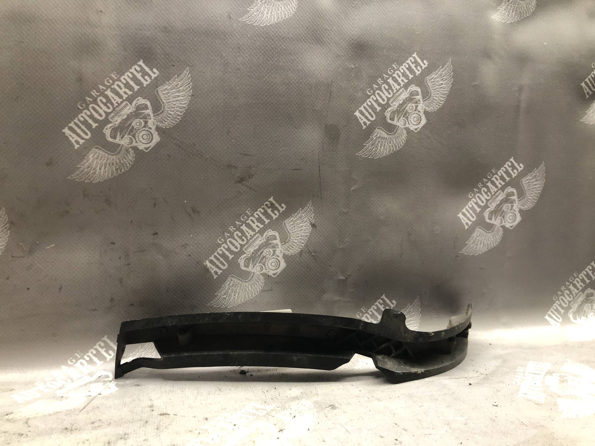 Планка направляюча бампера переднього права VW Passat B6 (2005-2010) 3C0807178