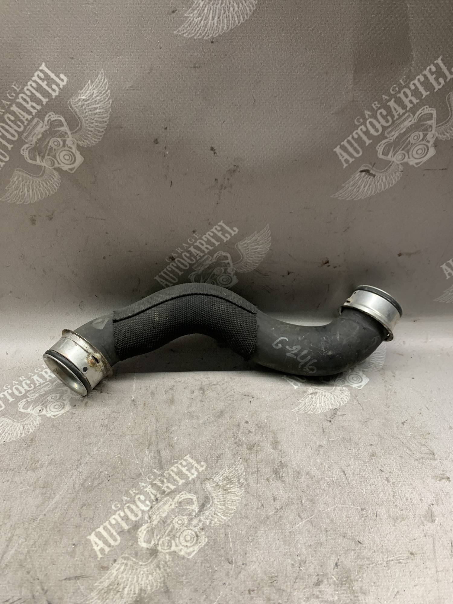 Патрубок радіатора праворуч до двигуна Mercedes W212 (om651) a2125018282