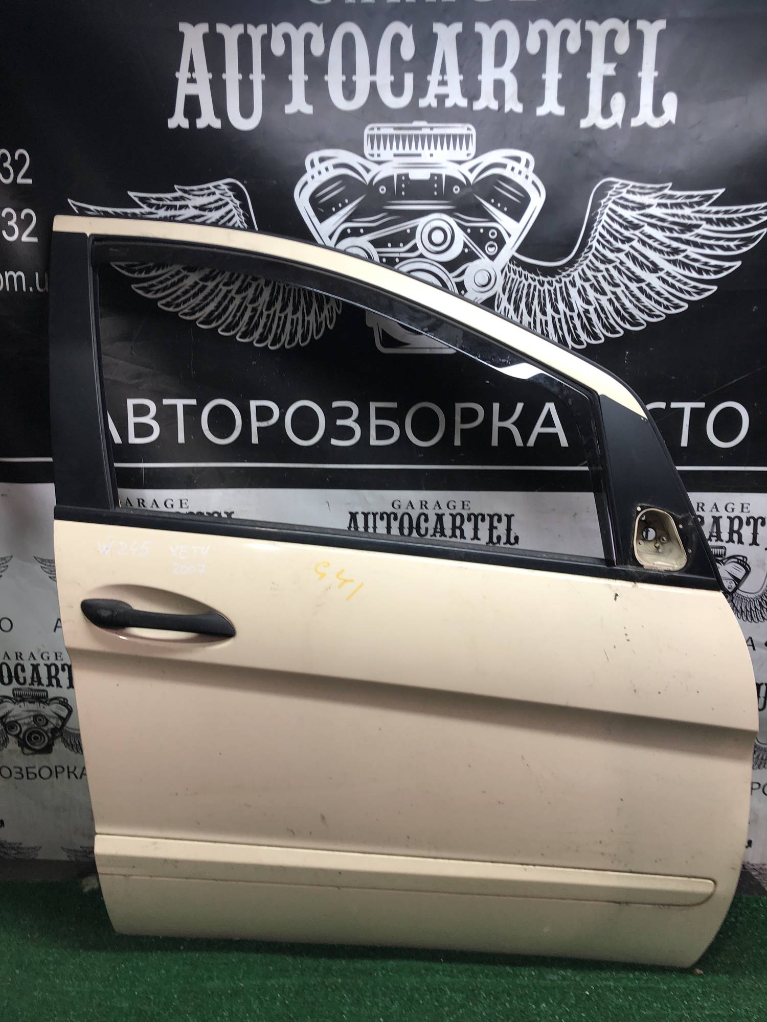 Дверка передня права Mercedes B class W245 21971228