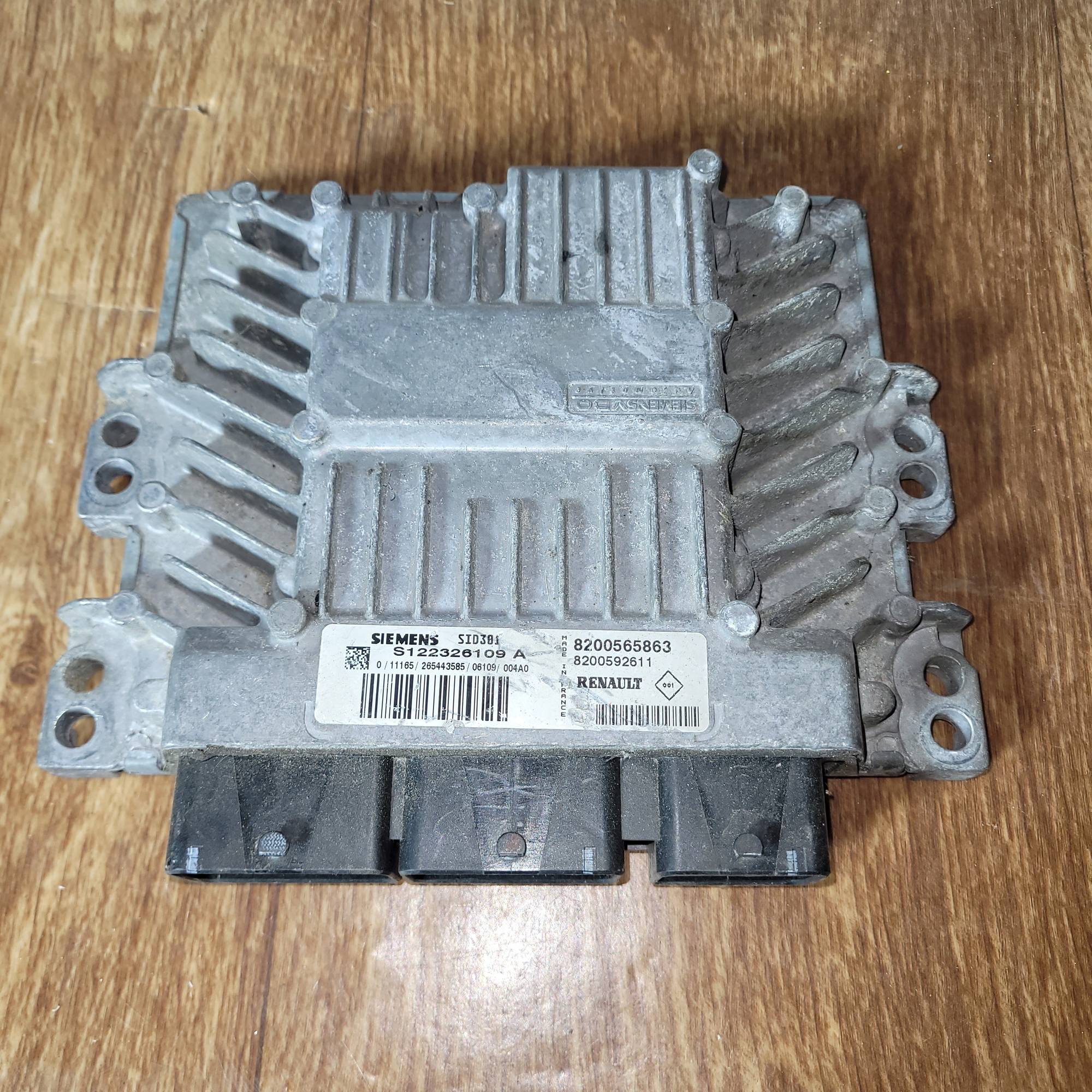 Блок управління єбу Renault 1.5dci 8200565863,8200495479