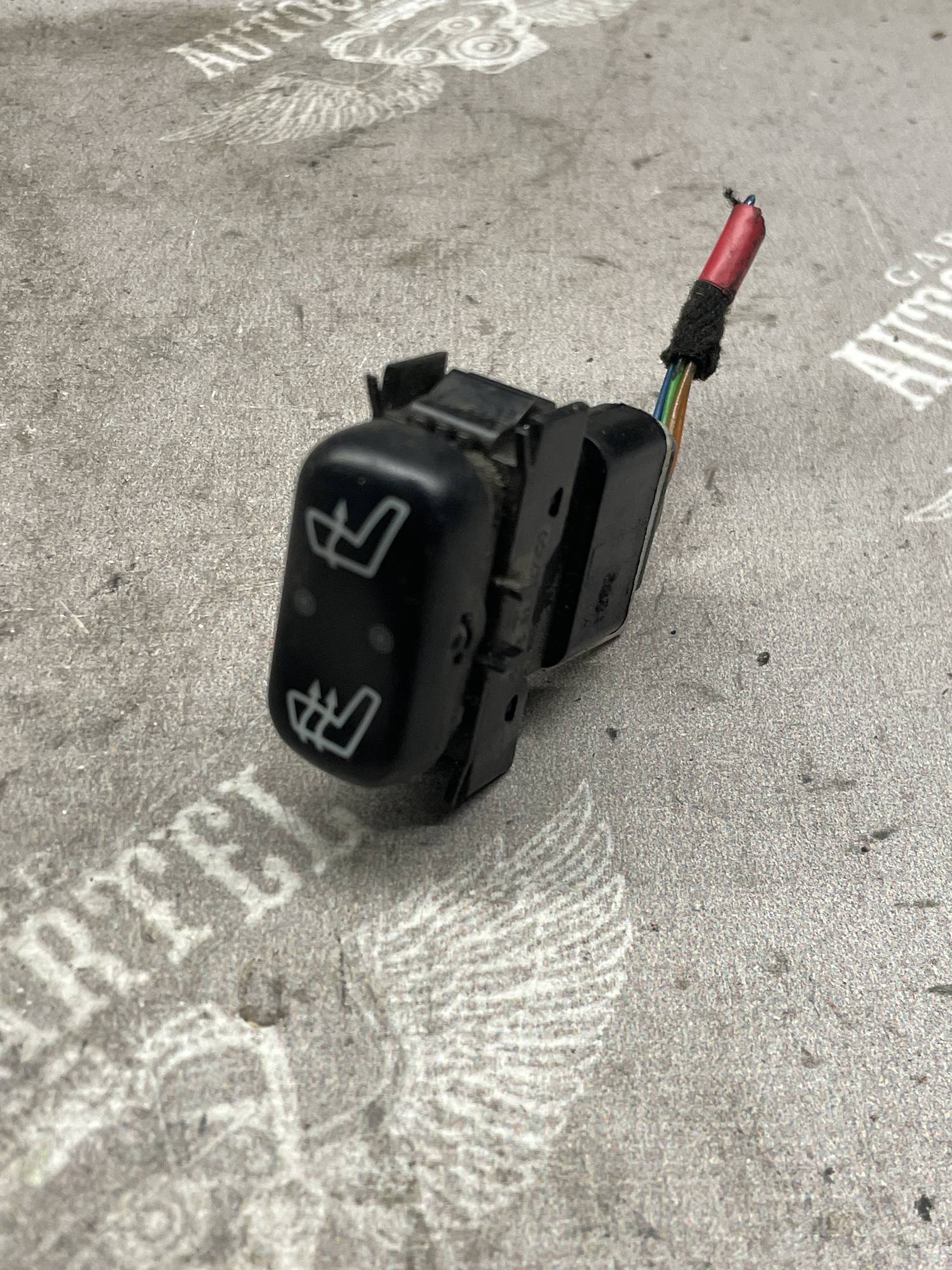 Кнопка підігріву сидінь Mercedes-Benz ML W163 1638200210