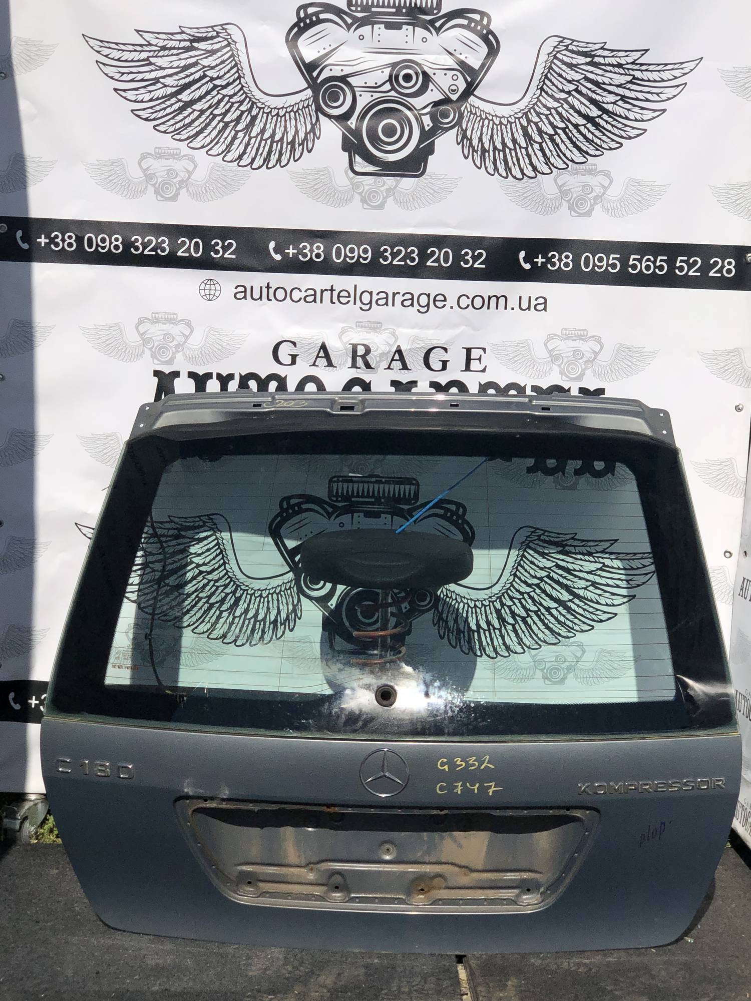 Задня ляда кришка багажника Mercedes c class W203 21101526