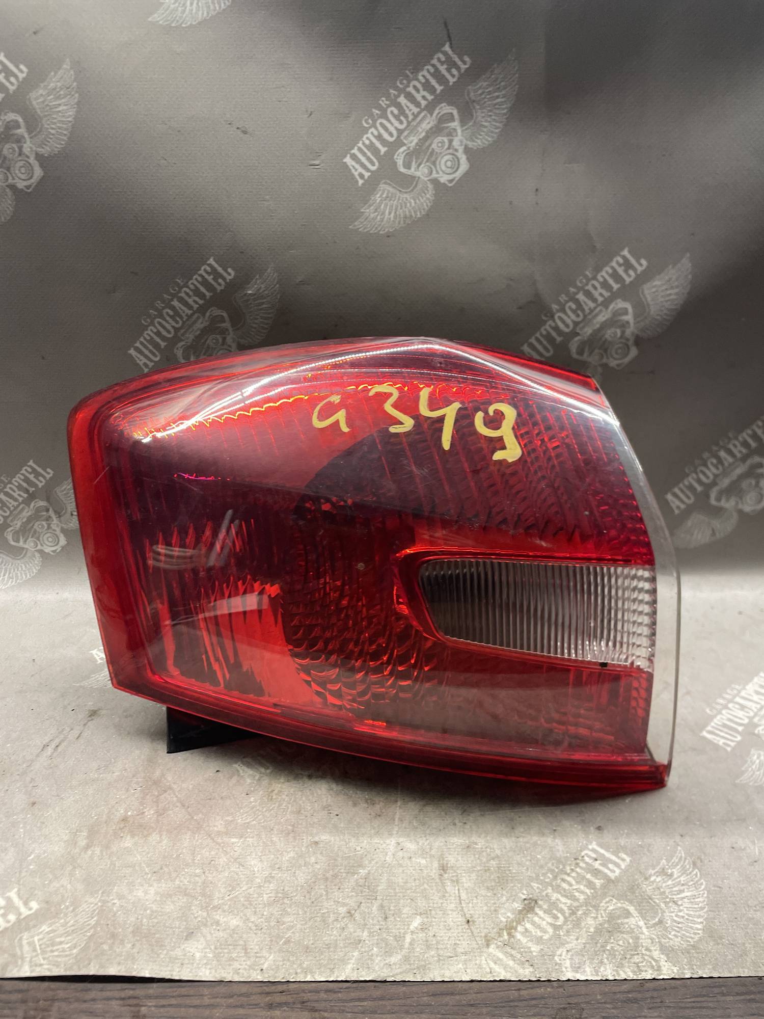 Ліхтар задній лівий Ford Kuga 8v4113405ah