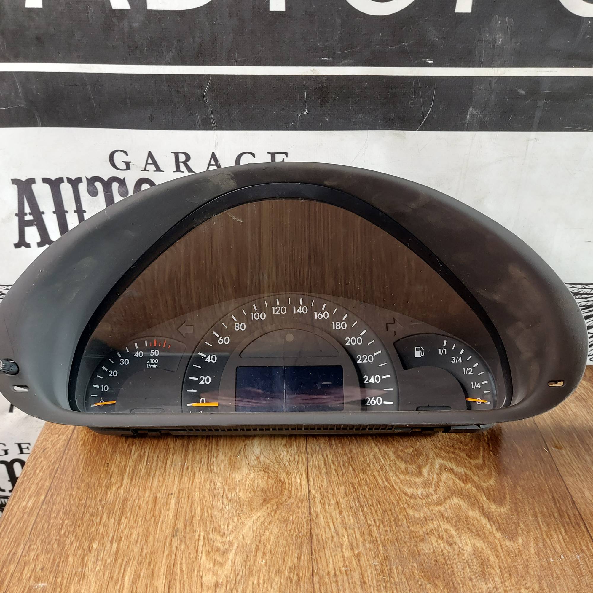 Щиток приладів Mercedes C-class W203 A2035403911