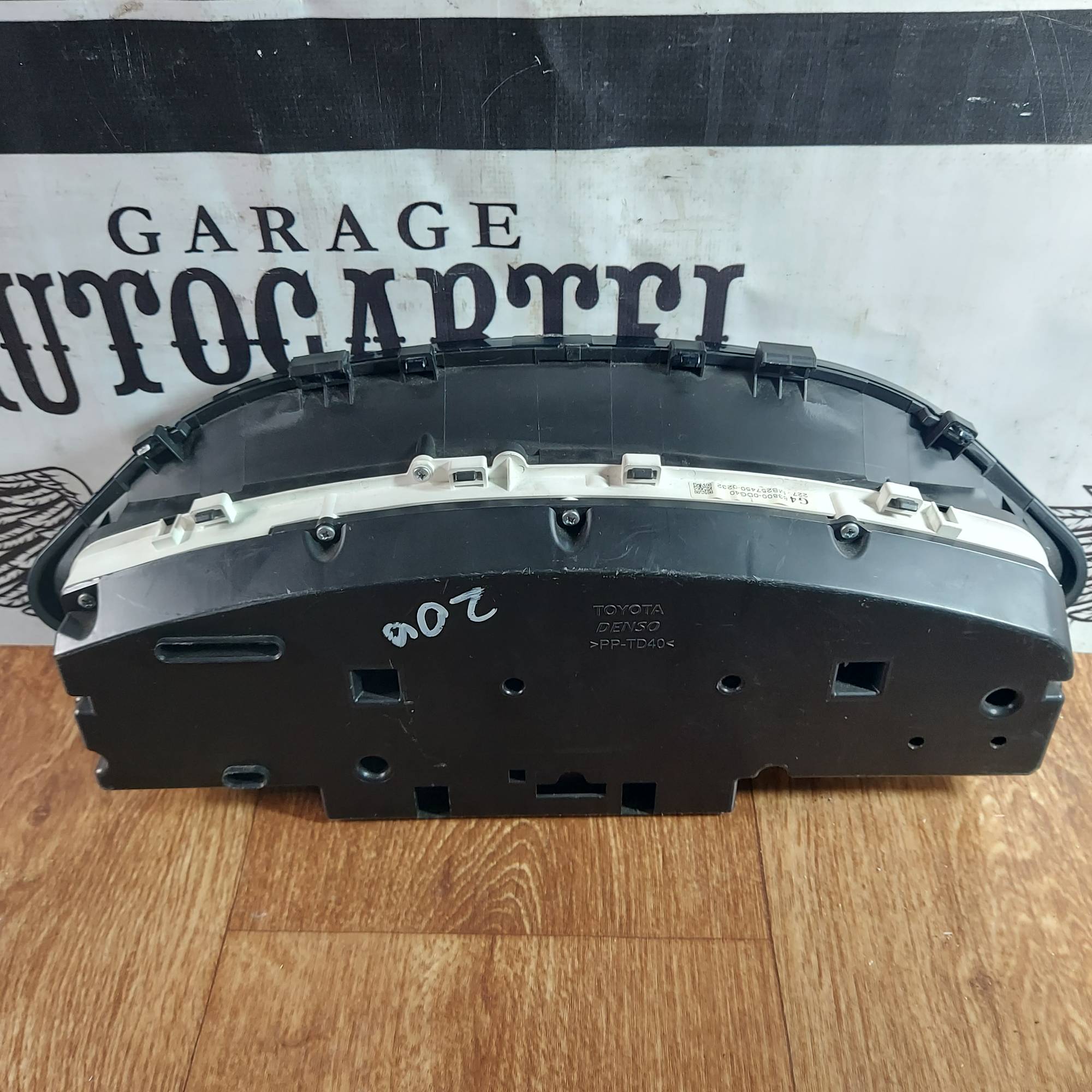 Щиток приладів Toyota Yaris MB257450