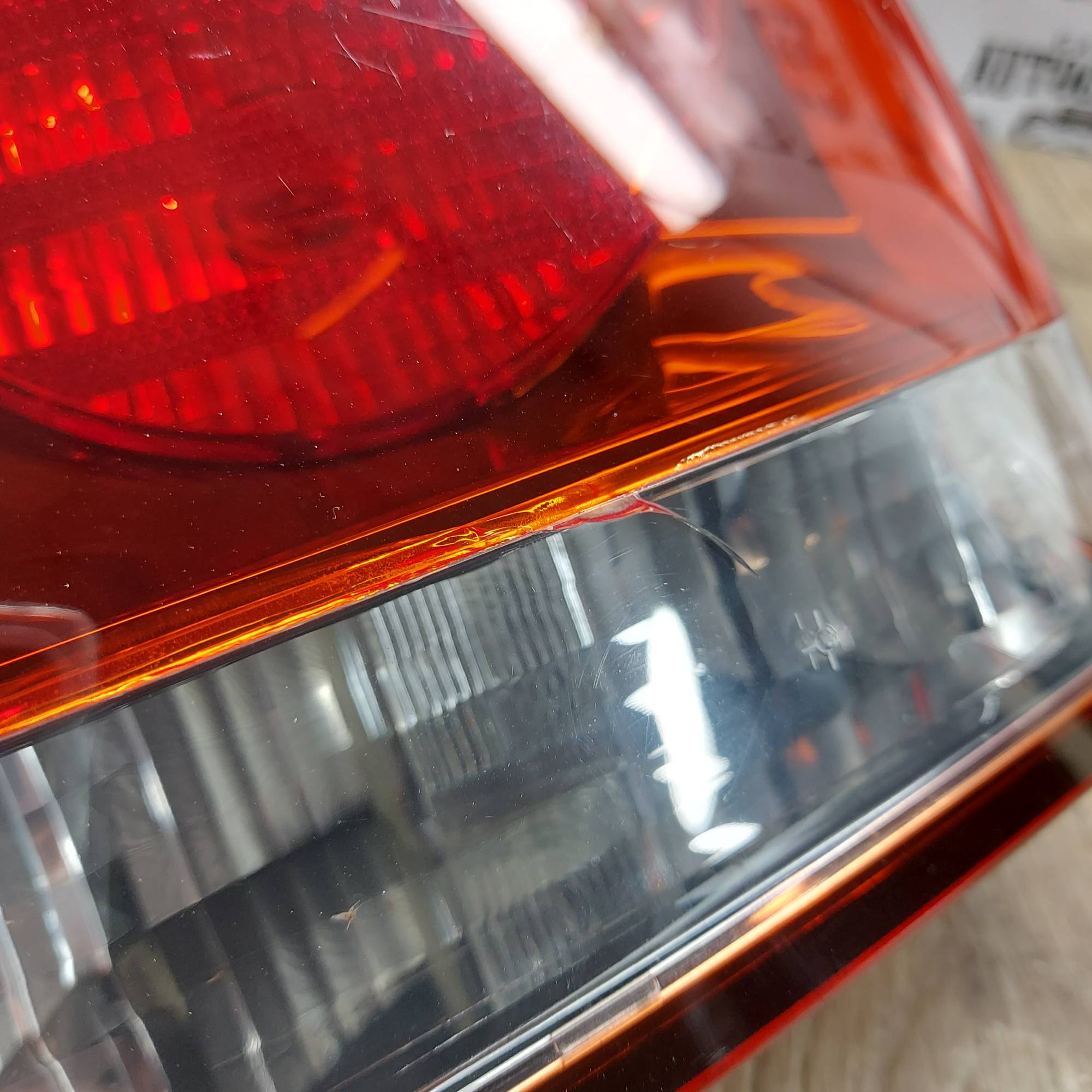 Ліхтар правий (дефект) BMW 3-series E46 компакт 6927764