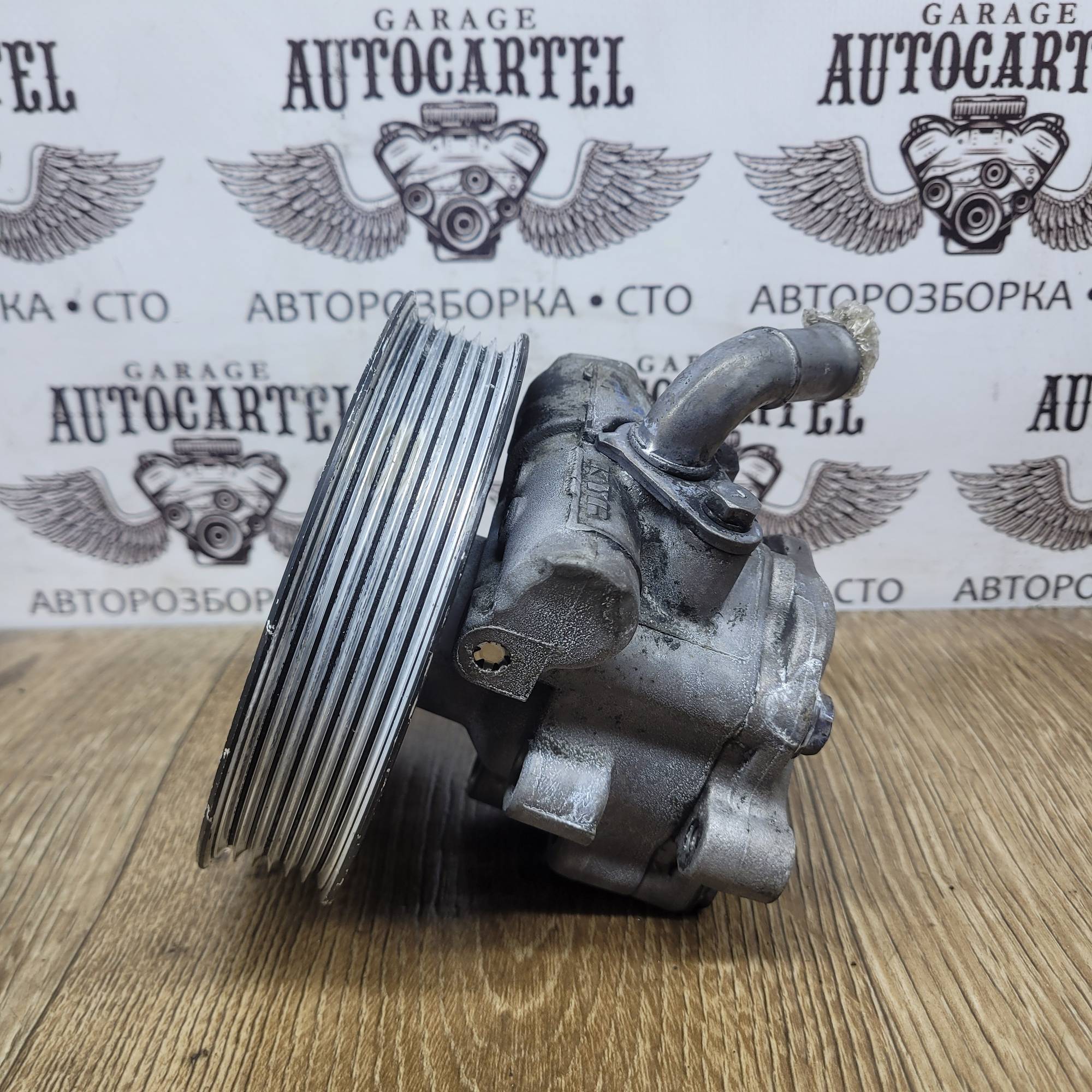 7l6422154c Насос гіджропідсилювача керма Volkswagen touareg 3.0