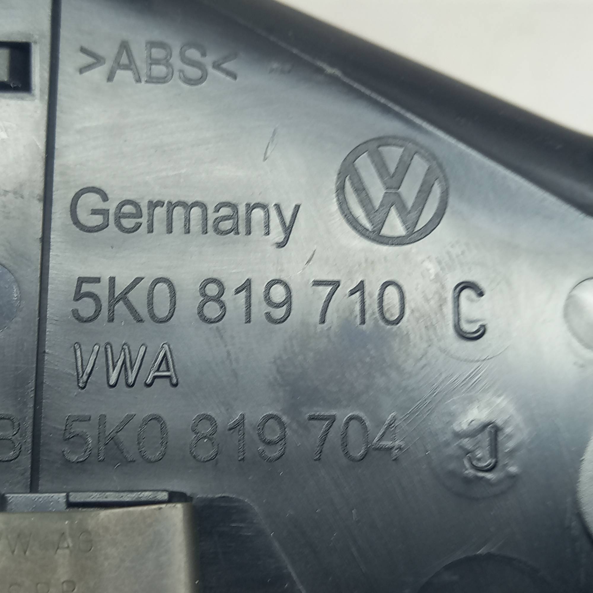 Дифлектор обдуву салону правий VW GOLF VI 5k0819710c
