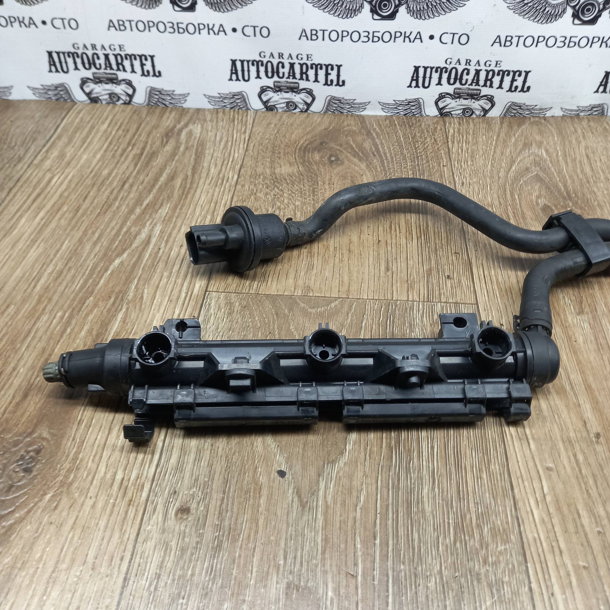 Паливна рейка бензин VW Polo,Skoda Fabia Roomster, 1.2 12V 2001-2009 03E133320