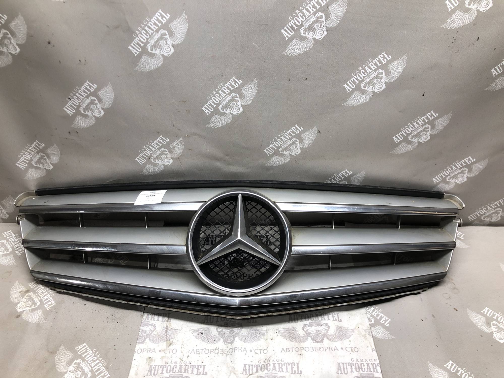 Решітка радіатора Mercedes 204 c class