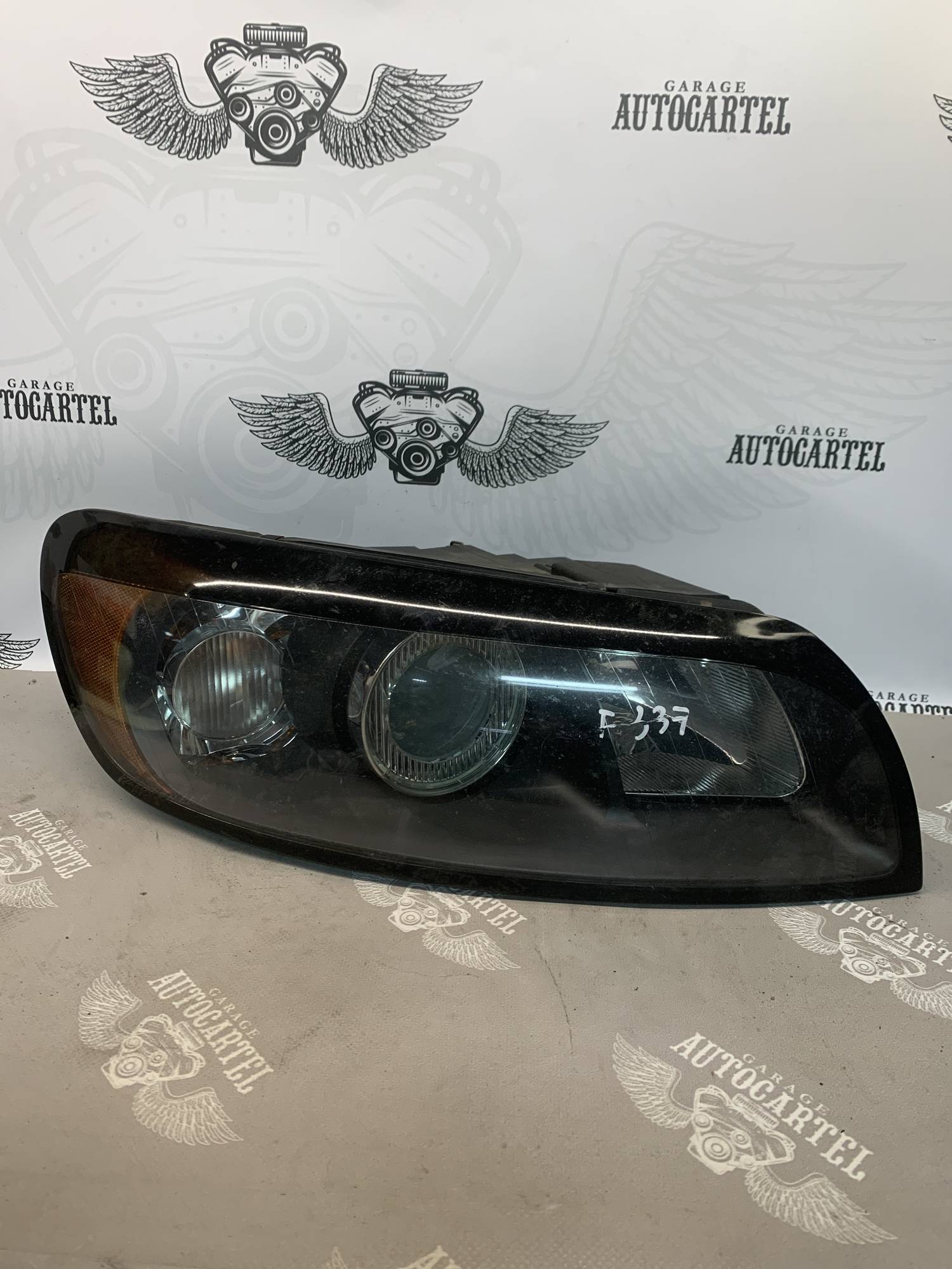 Фара права Volvo C30 31214538, 0301232202