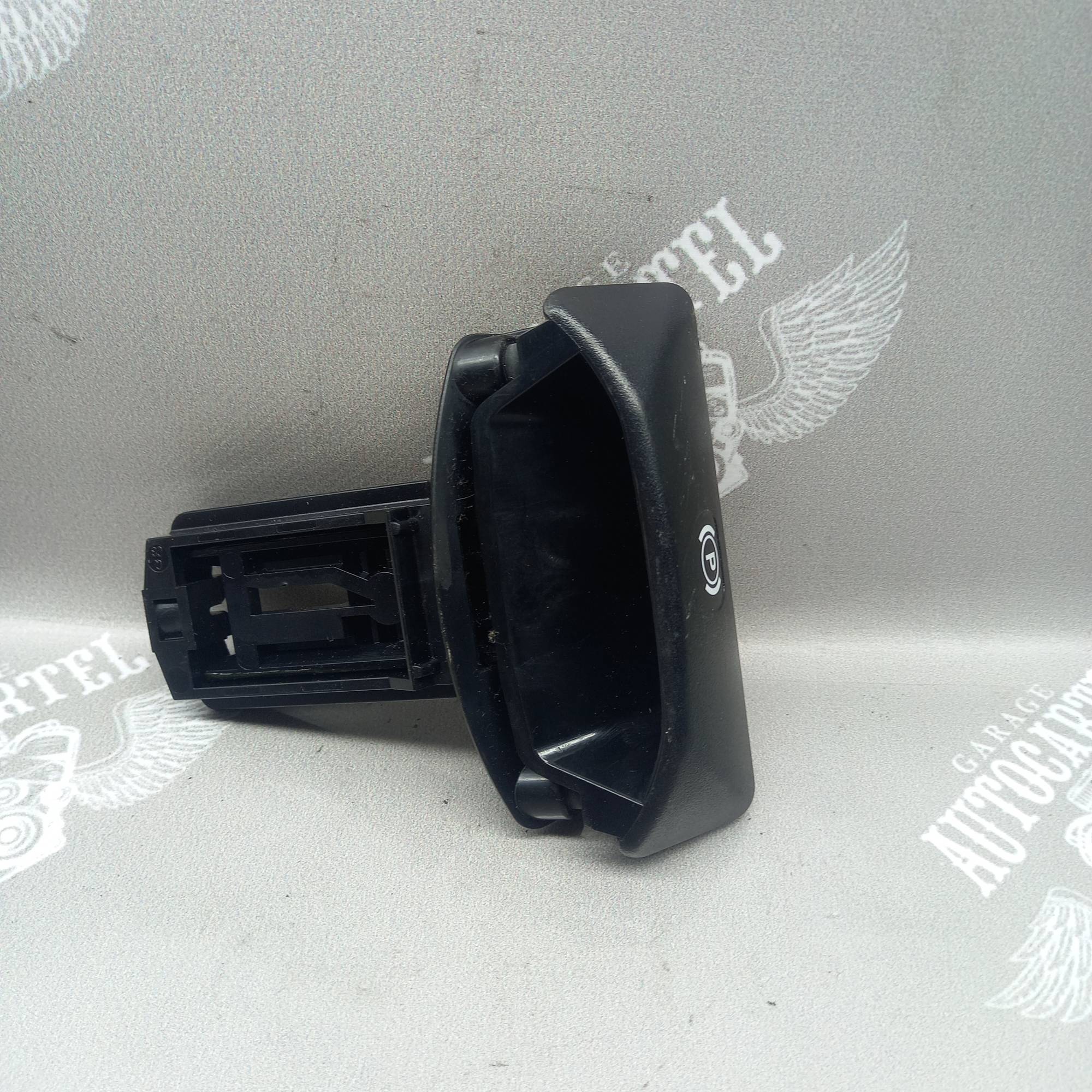 a2044200177 Ручка гальма стоянки Mercedes C-class (W204) 2007-2015
