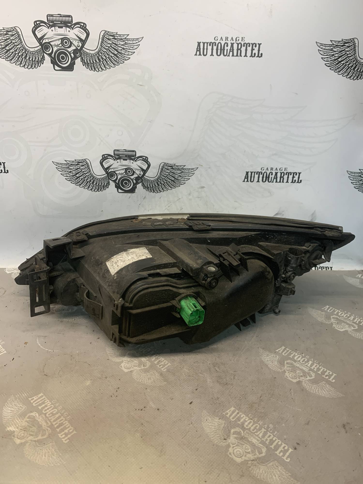 Фара передня права Ford Mondeo Mk III 206245b