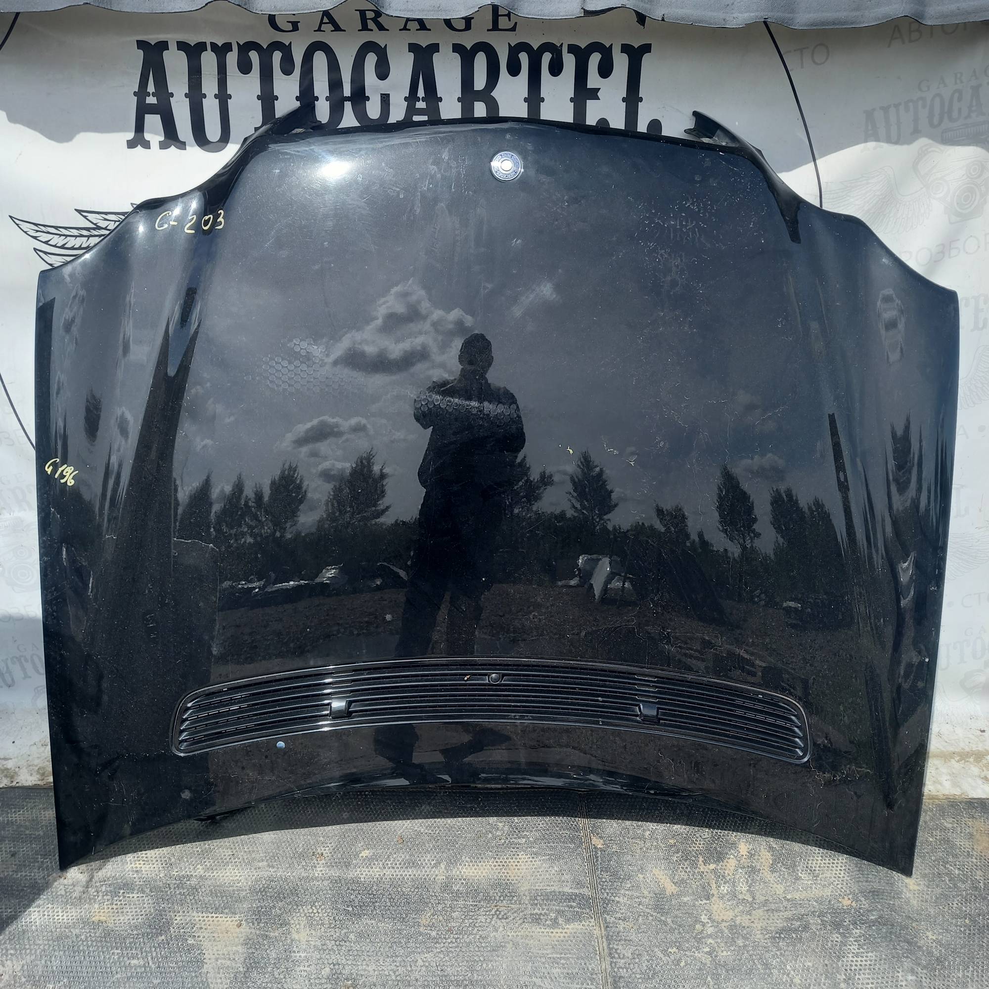 Капот Mercedes C203 21756245