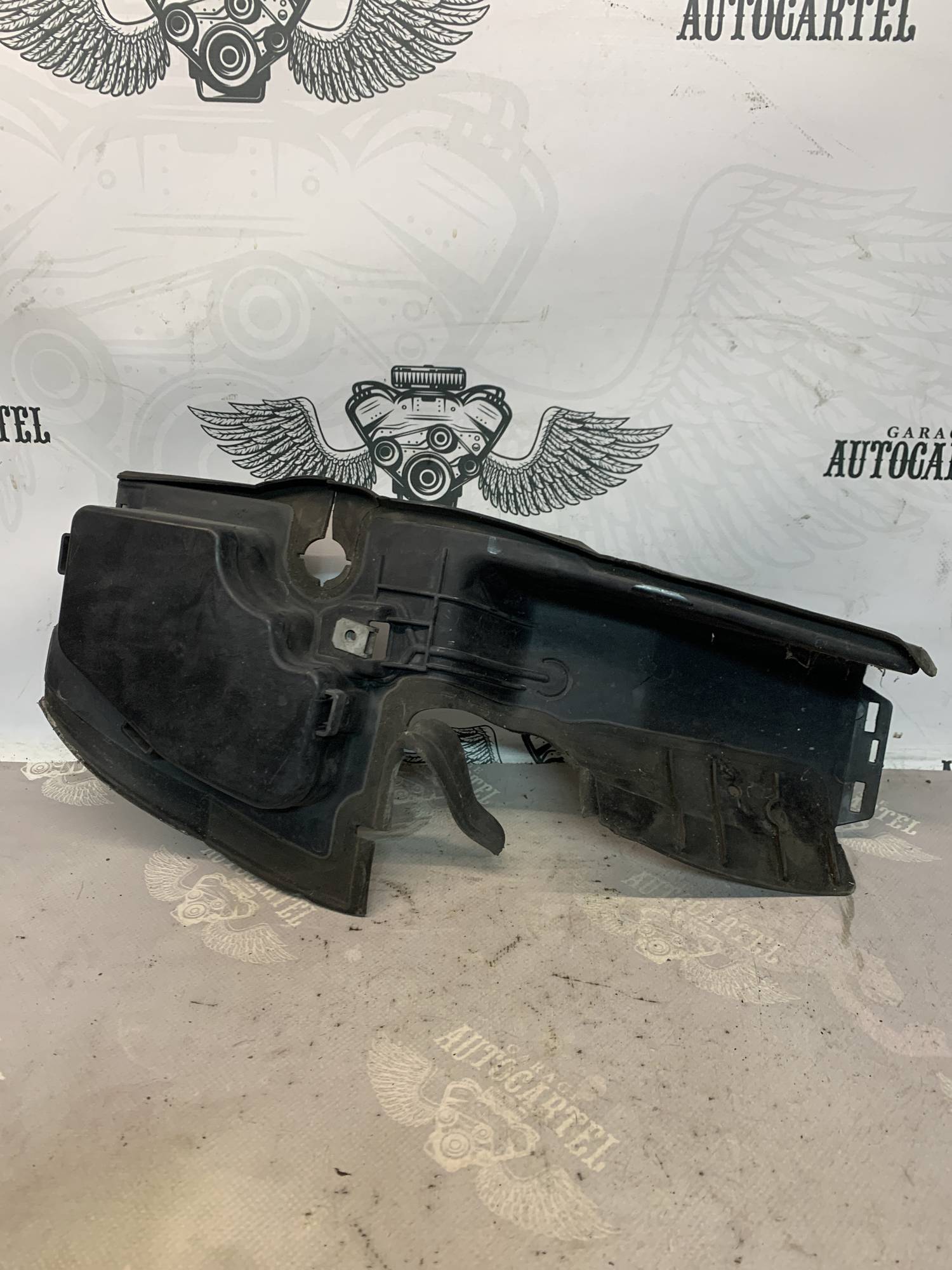 Повітропровід передній нижній лівий BMW E60 51717050649