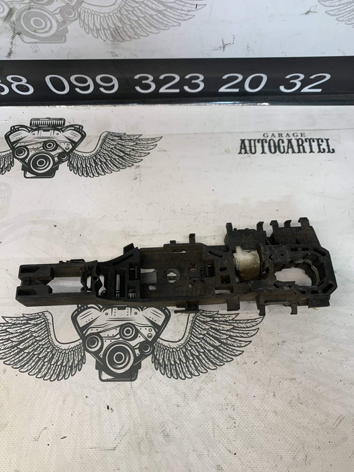 Ручка кронштейн двері права передня Renault Scenic II, Megane II 8200028464dx