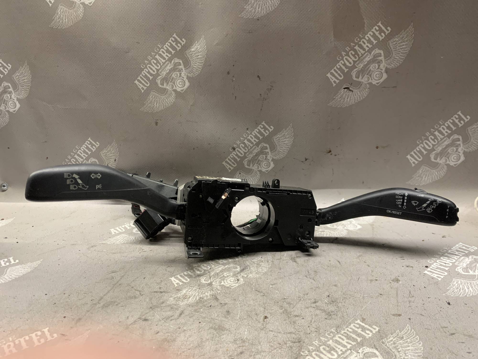 Перемикач підрульовий, у зборі Skoda Roomster Fabia II 6q0953503ee