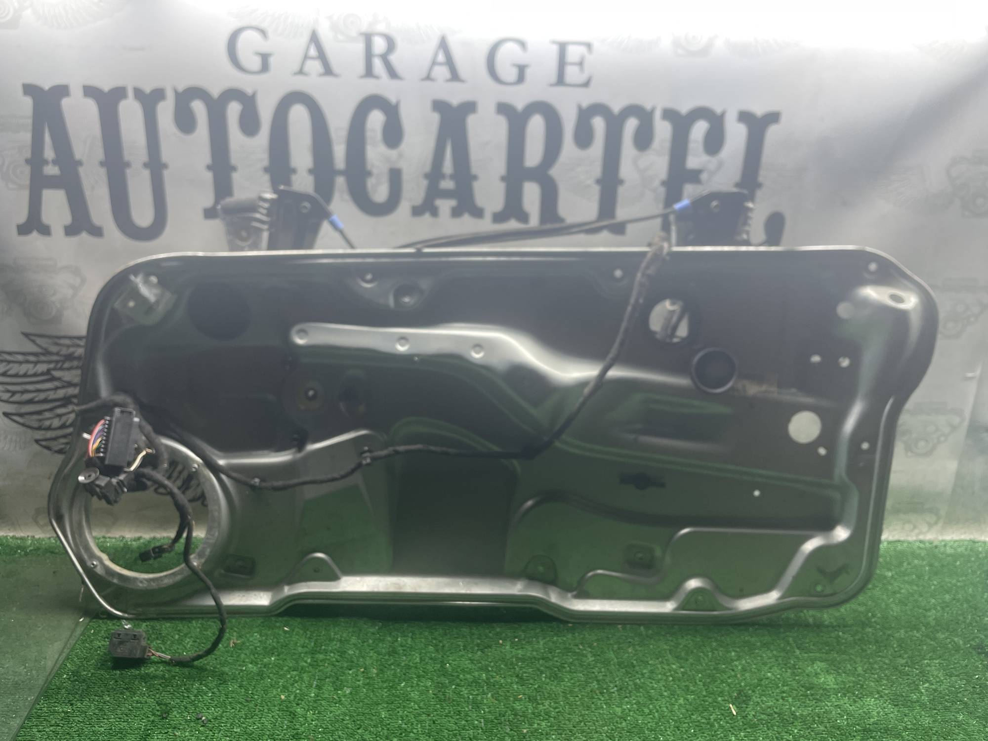 Склопідіймач правий передній VW GOLF 4 3дв. 1j3837756a