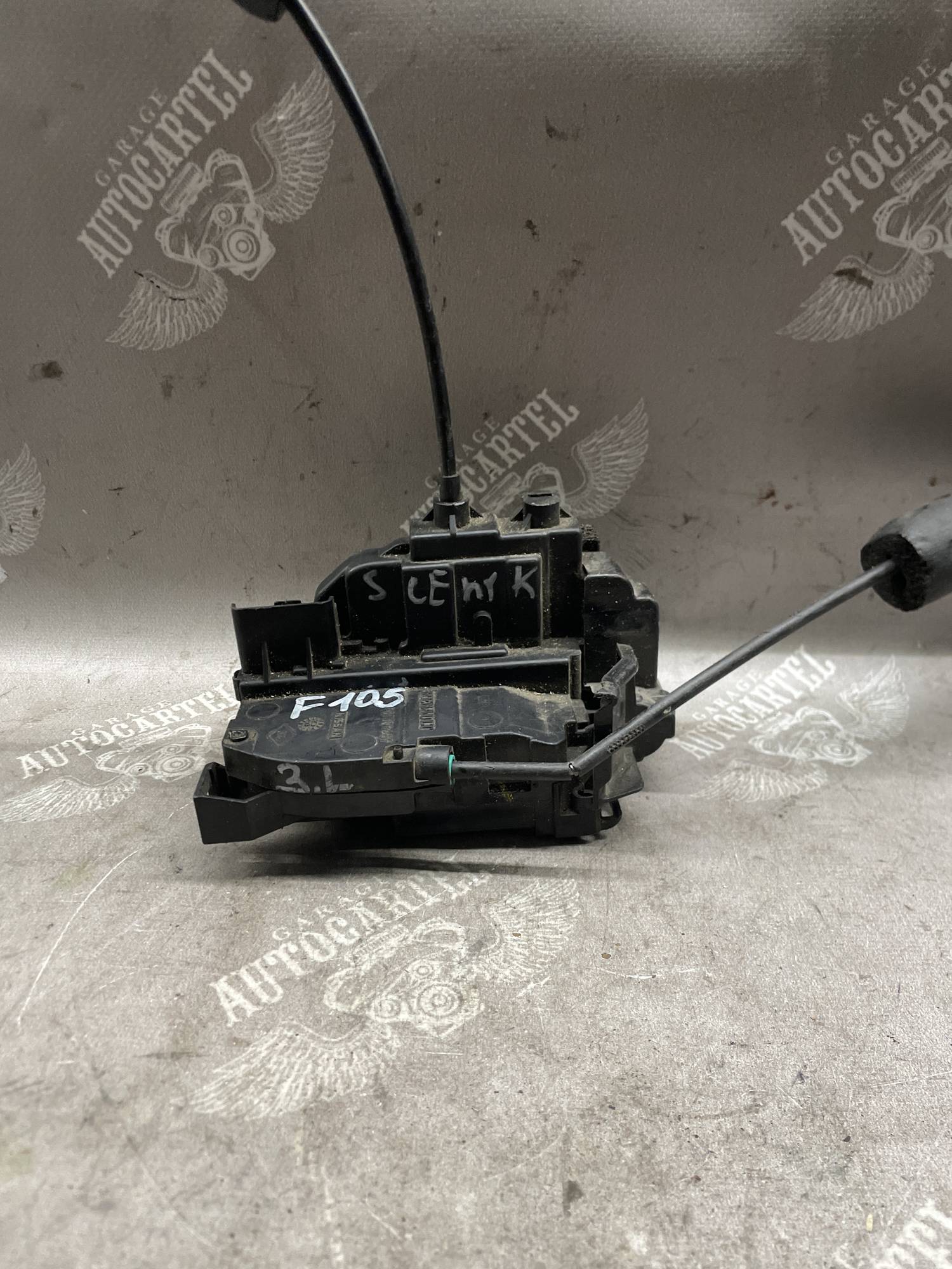 Замок двері задньої лівої електричний Renault Laguna 3 6pin 825010003r-c