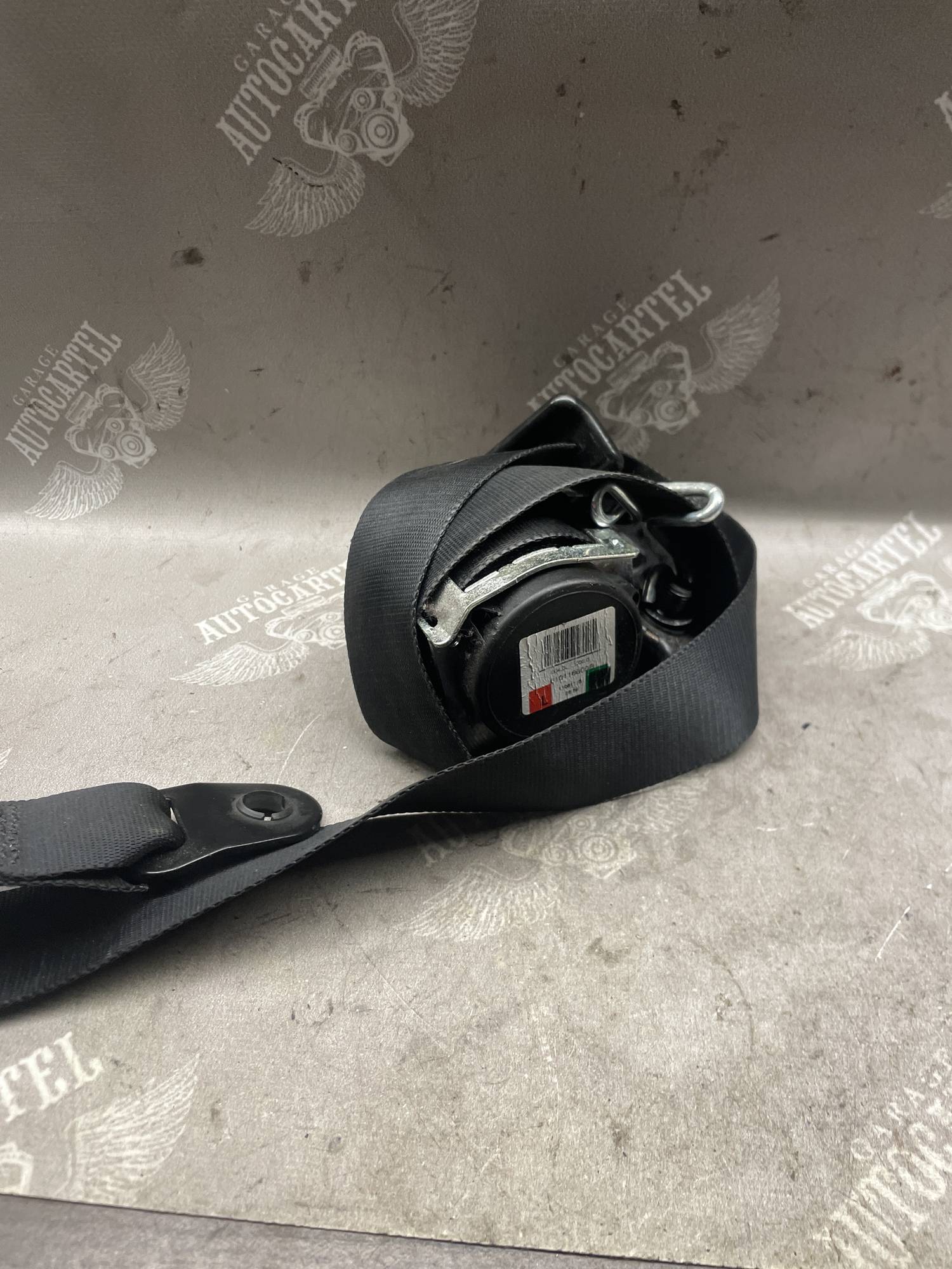 Ремінь безпеки передній лівий Ford Kuga 2008-2012 8v41s61295ad