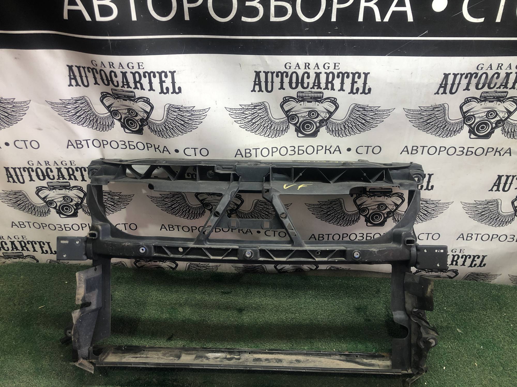 3d0129597b панель передня телевізор Volkswagen Phaeton