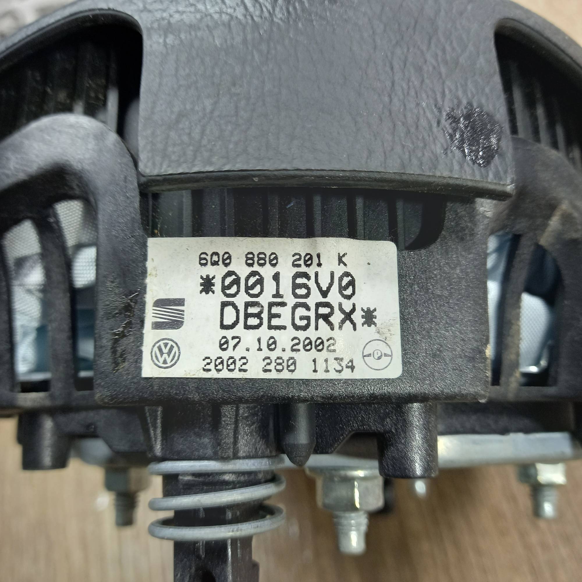 Подушка безпеки в кермо VW Polo 02-09. 6Q0880201K