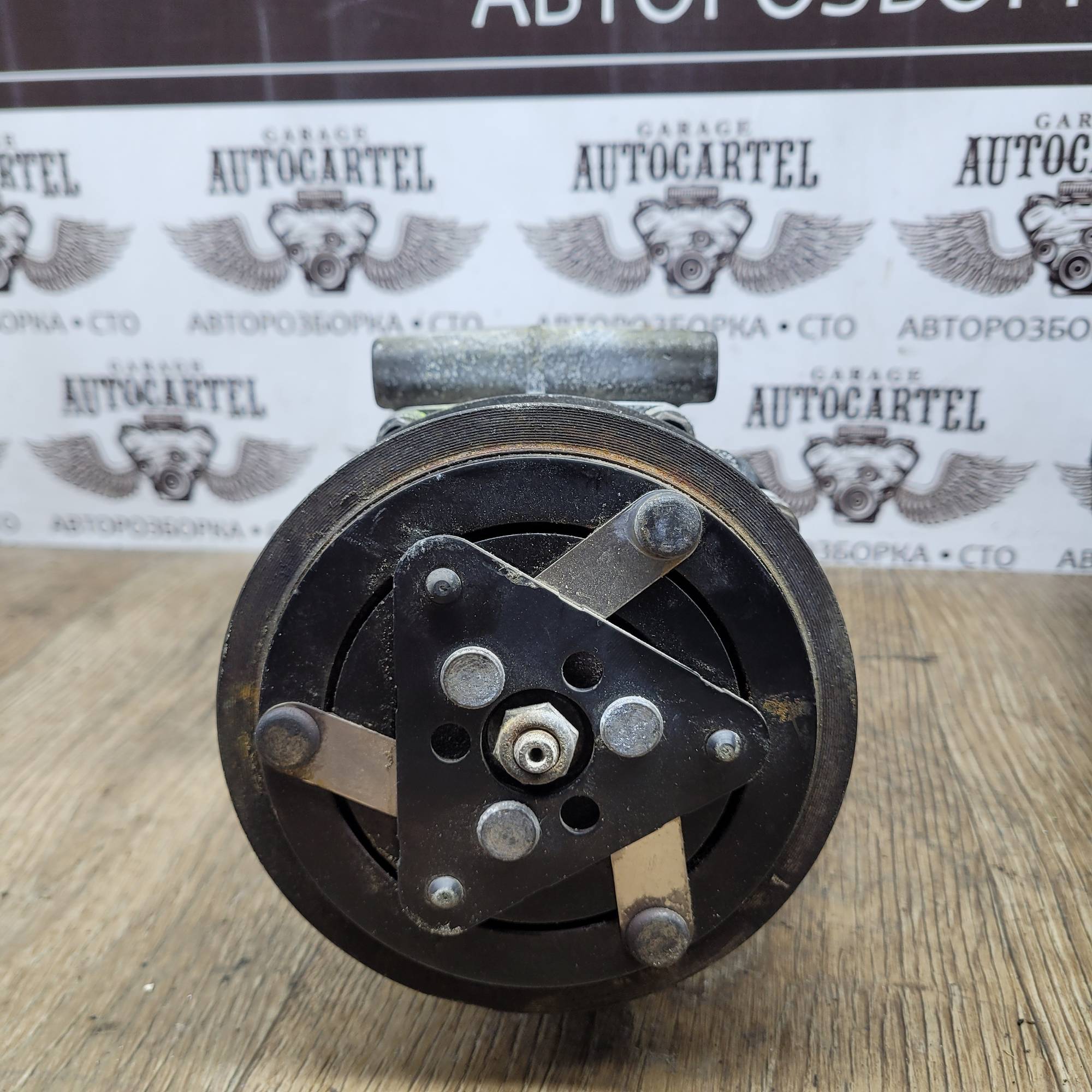Компрессор кондиционера Peugeot 307 2.0 HDI 2001-2008 9647213380