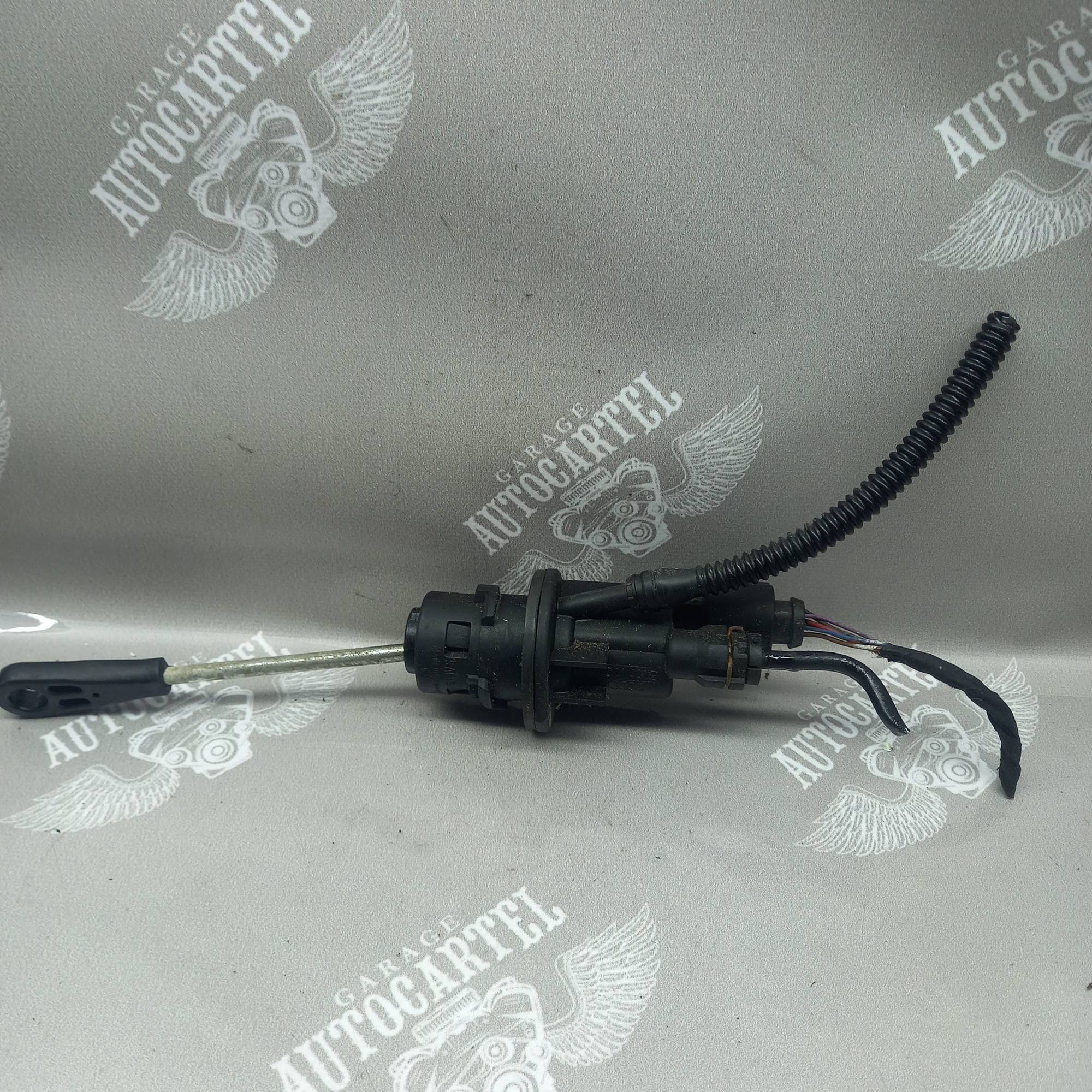 Головний циліндр щеплення AUDI A4 B7 8k1721401b