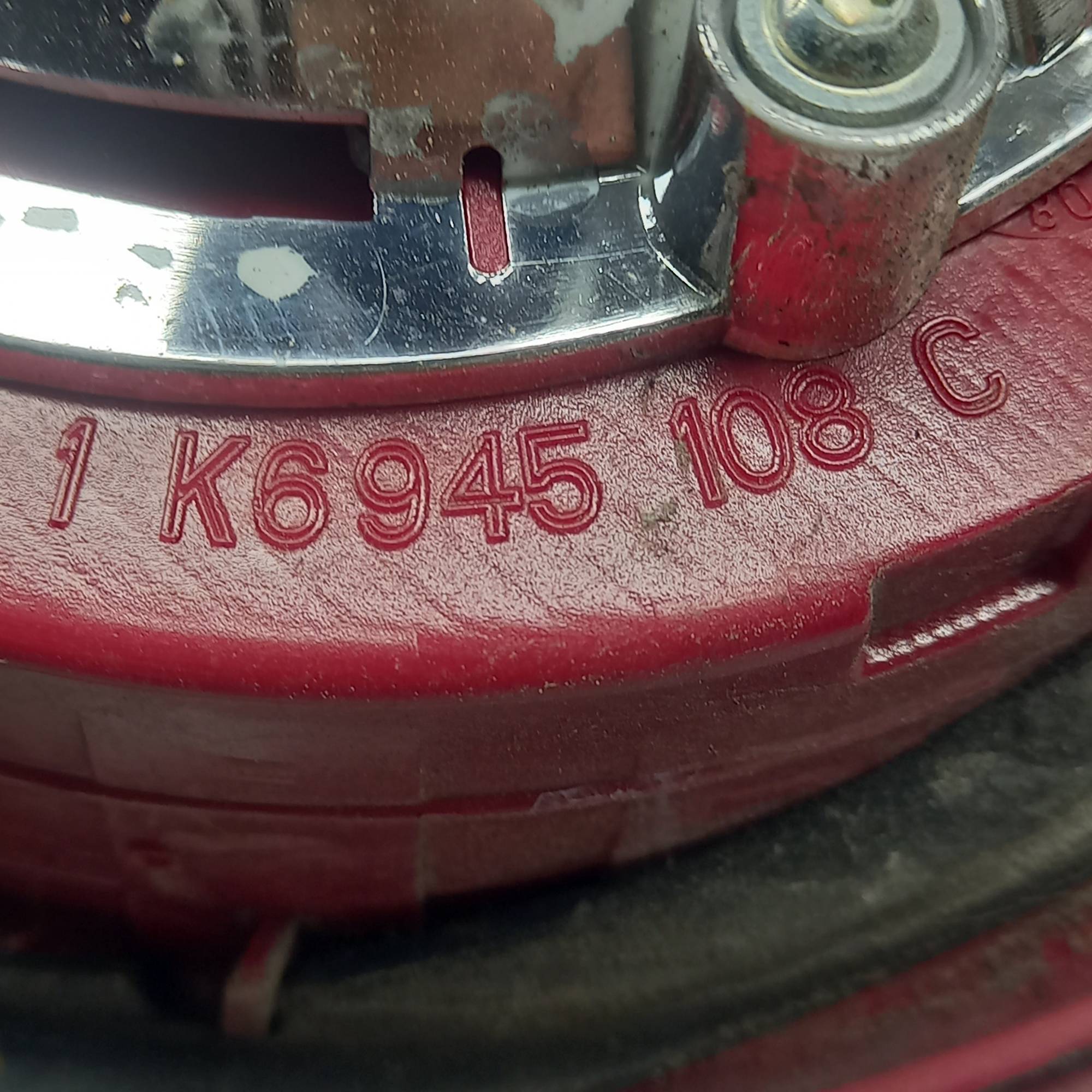 Ліхтар задній правий внутрішній Volkswagen Golf 5, 1k6945108c