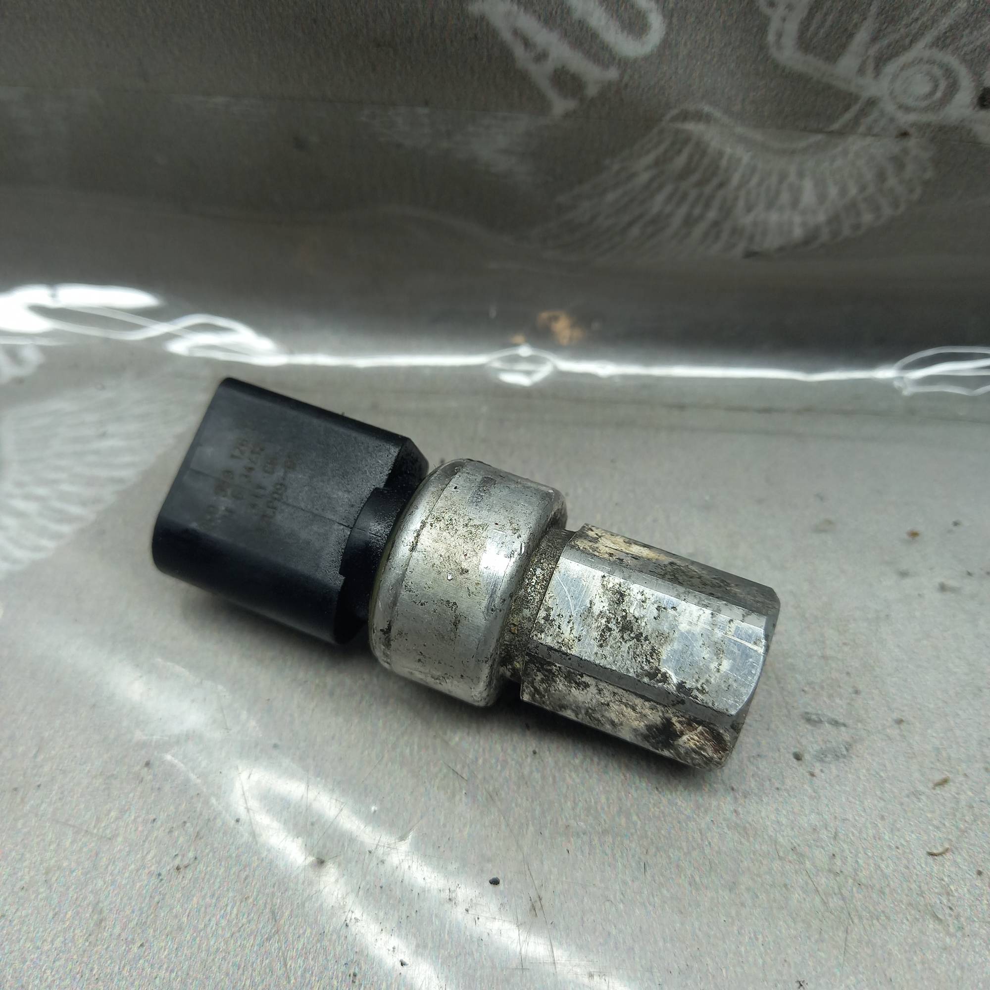 Датчик кондиціонера VAG Volkswagen Golf, Audi A3, Volkswagen Passat B6, Jetta, Skoda Roomster, Octavia, Superb1k0959126e