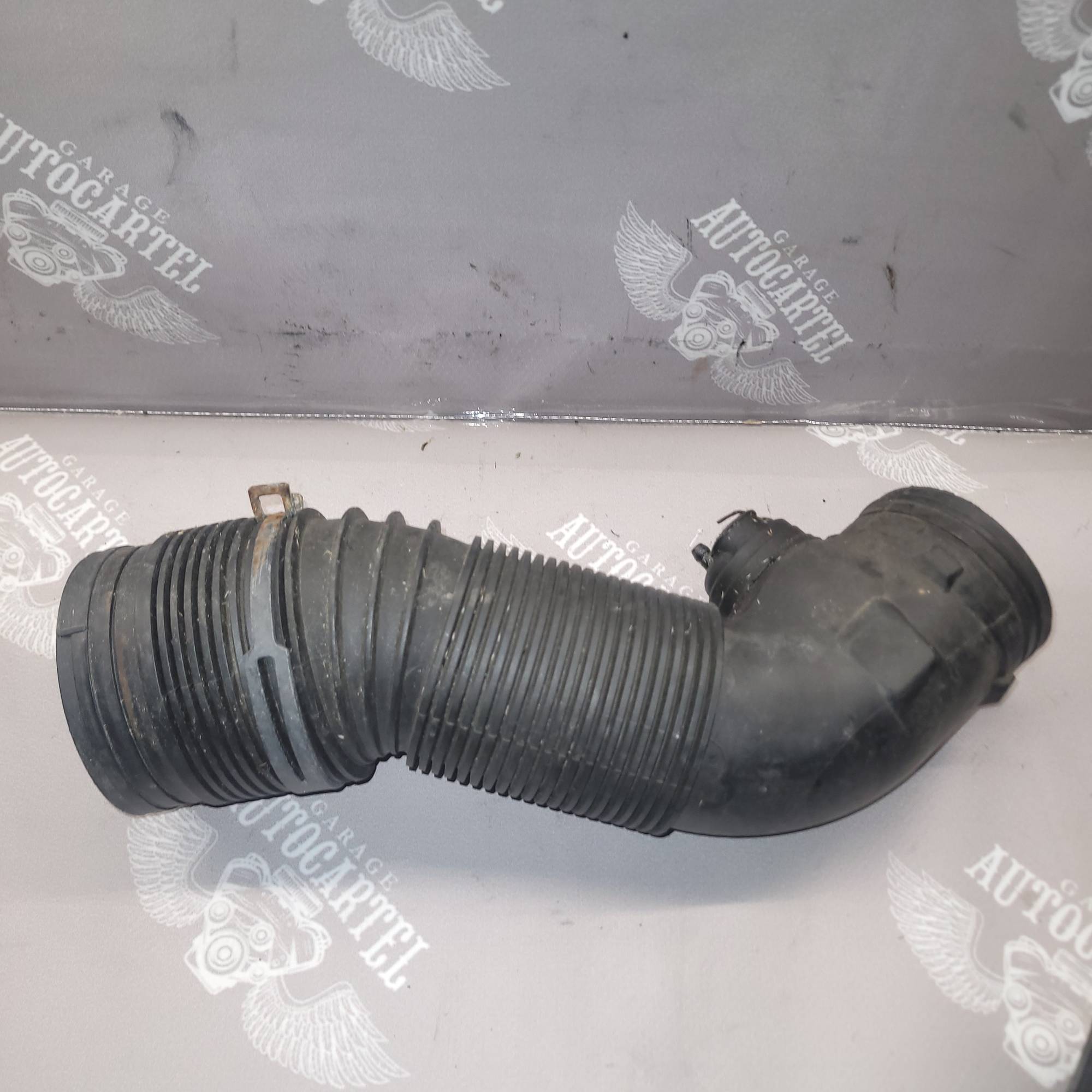 Патрубок воздушного фильтра 1J0129684 Audi A3/ Seat Leon, Toledo 2/ Skoda Octavia/ Volkswagen Bora, Golf 4