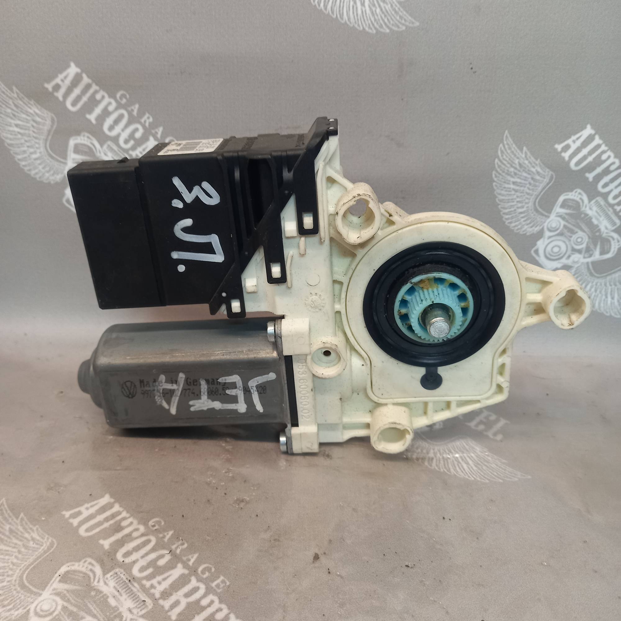 Склопідйомник задній лівий електричний 18 пінів VW Jetta V 05-10 1k5839401b