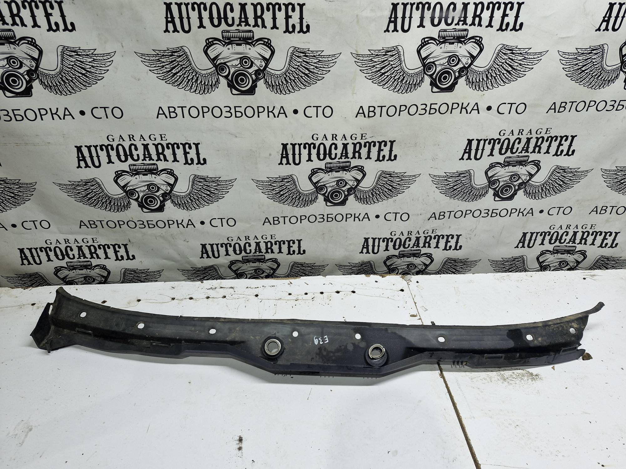 51718159292 Декоративна накладка під лобове скло жабо BMW 5 E39 1995-2003