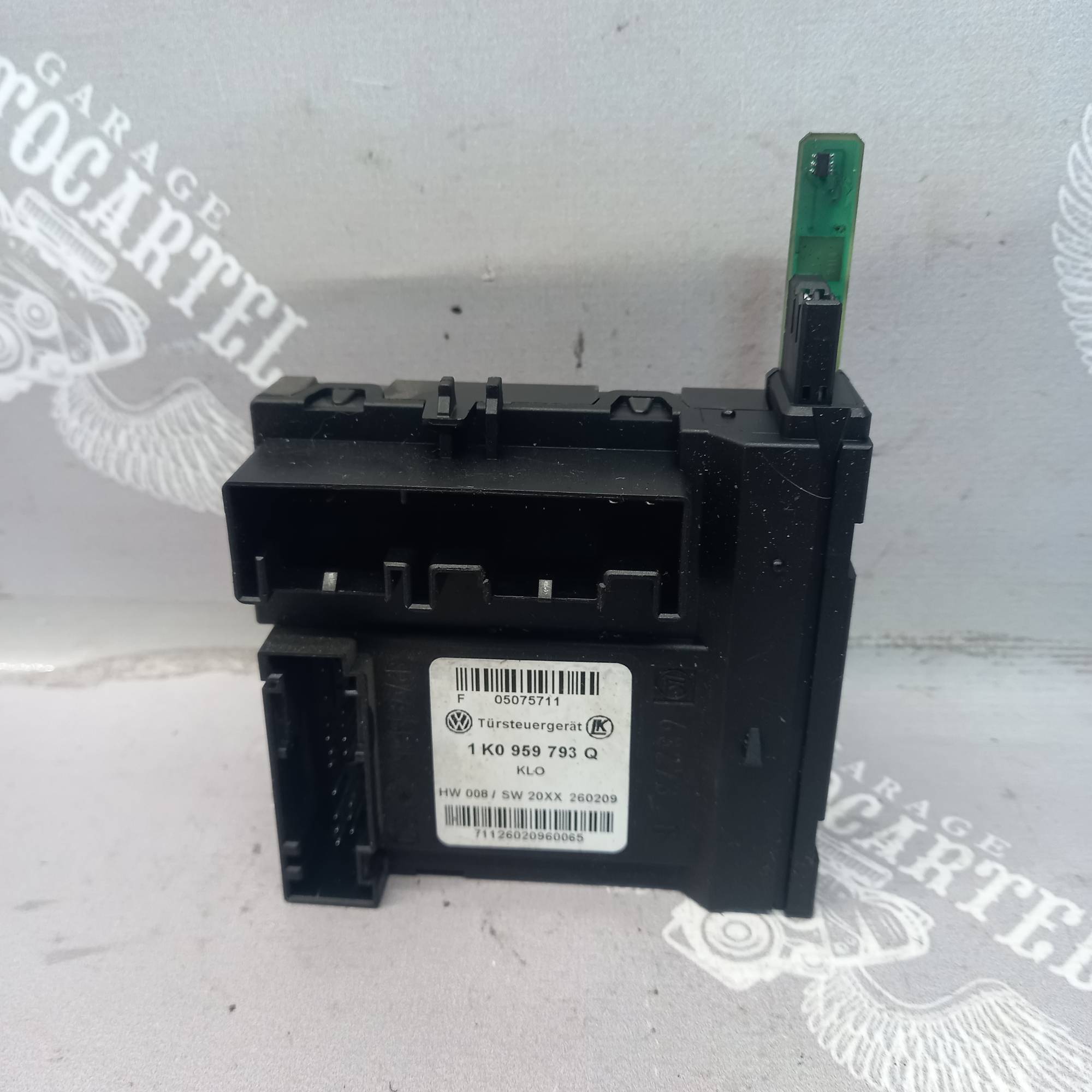 1k0959793q блок управління склопідйомника лівий передній Skoda Octavia A5 2008 – 2013