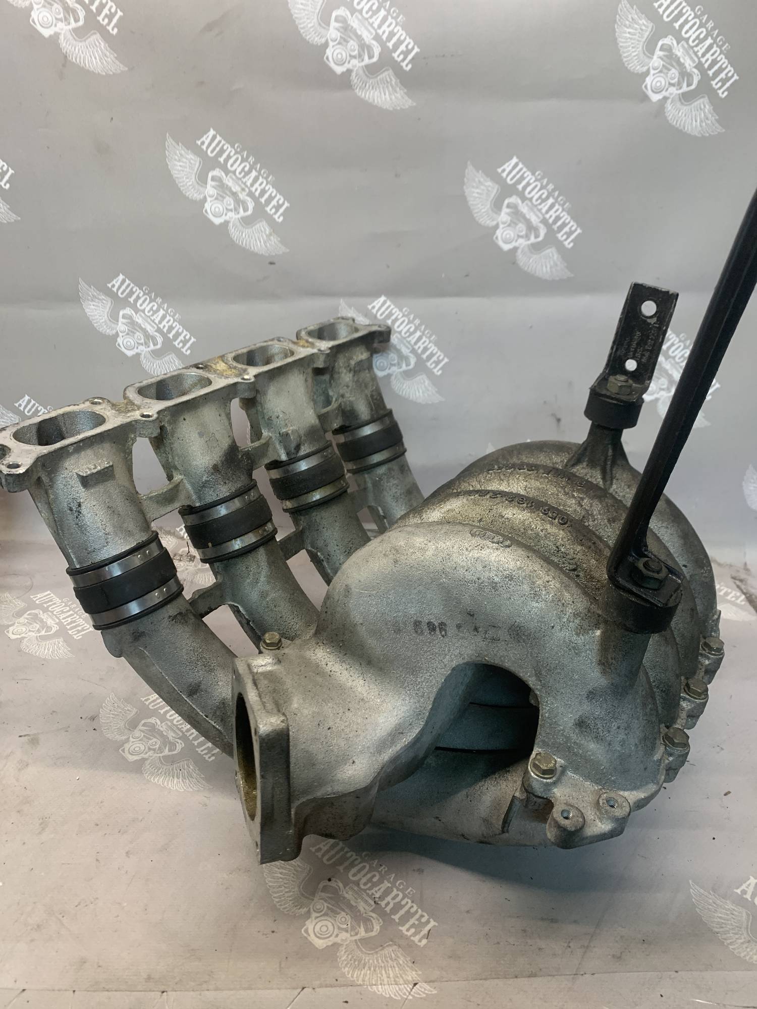 058133206d Впускний колектор VW PASSAT B5 1.8 1996-2005