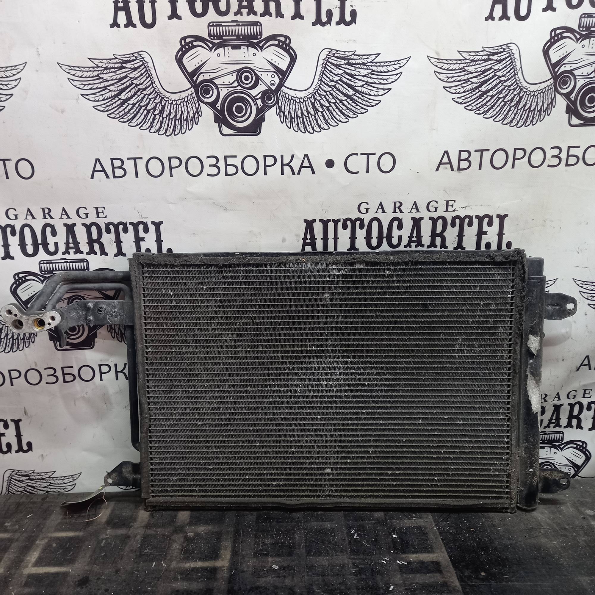 Радіатор кондиціонера VW Golf Plus 05-14. VW Golf V 03-09 1k0820411e