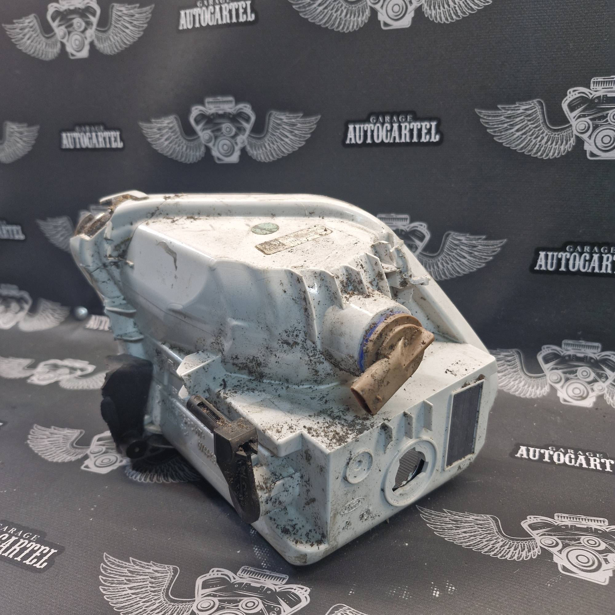 gv4413b220a Фара протитуманна права Ford Kuga II 2012-2019