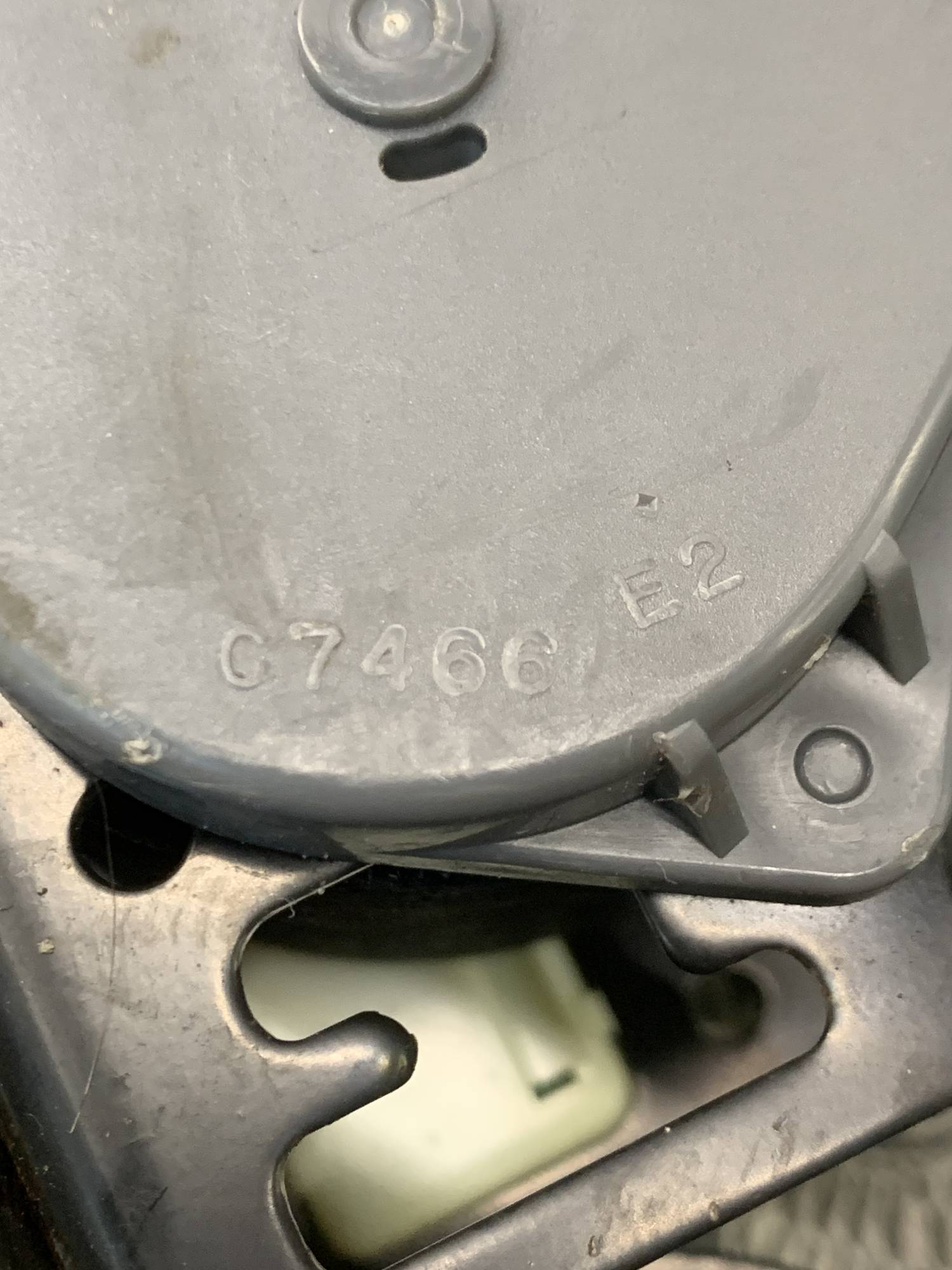 c7466e2 ремінь подушки безпеки subaru Legacy