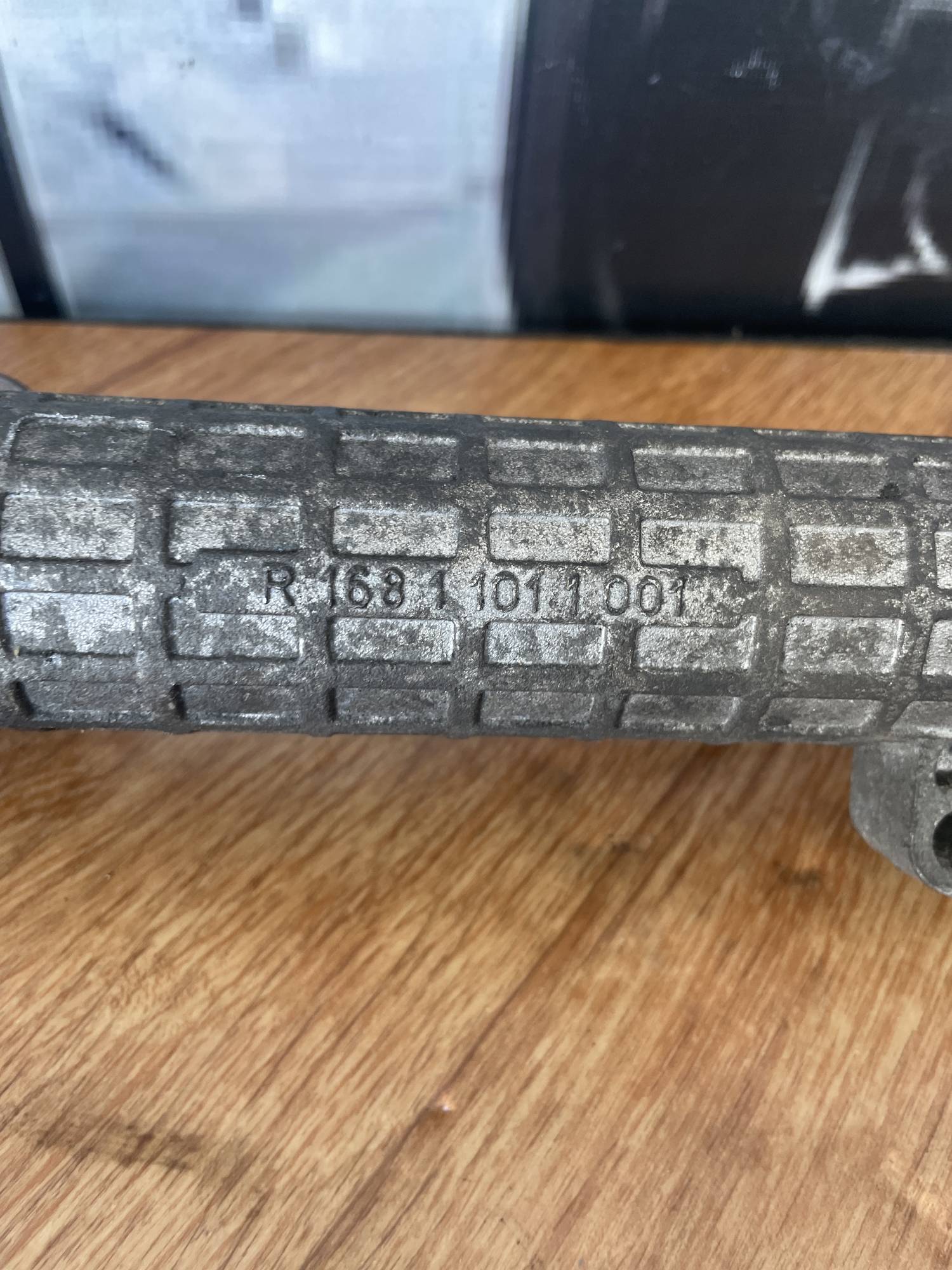 R16811011001 Рульова рейка W414 VANEO 1.7