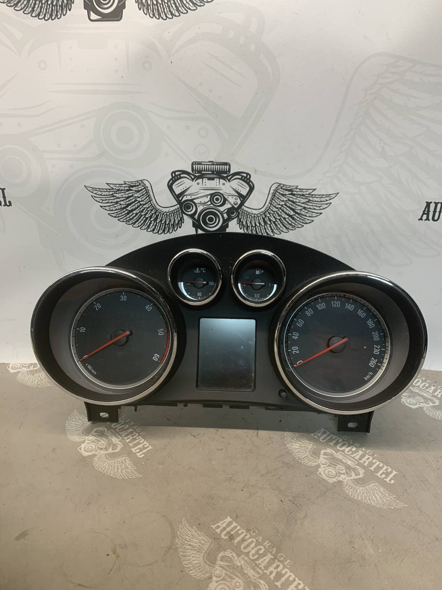 Панель приладів дизель МКПП OPEL Insignia 2,0 cdti 13333344