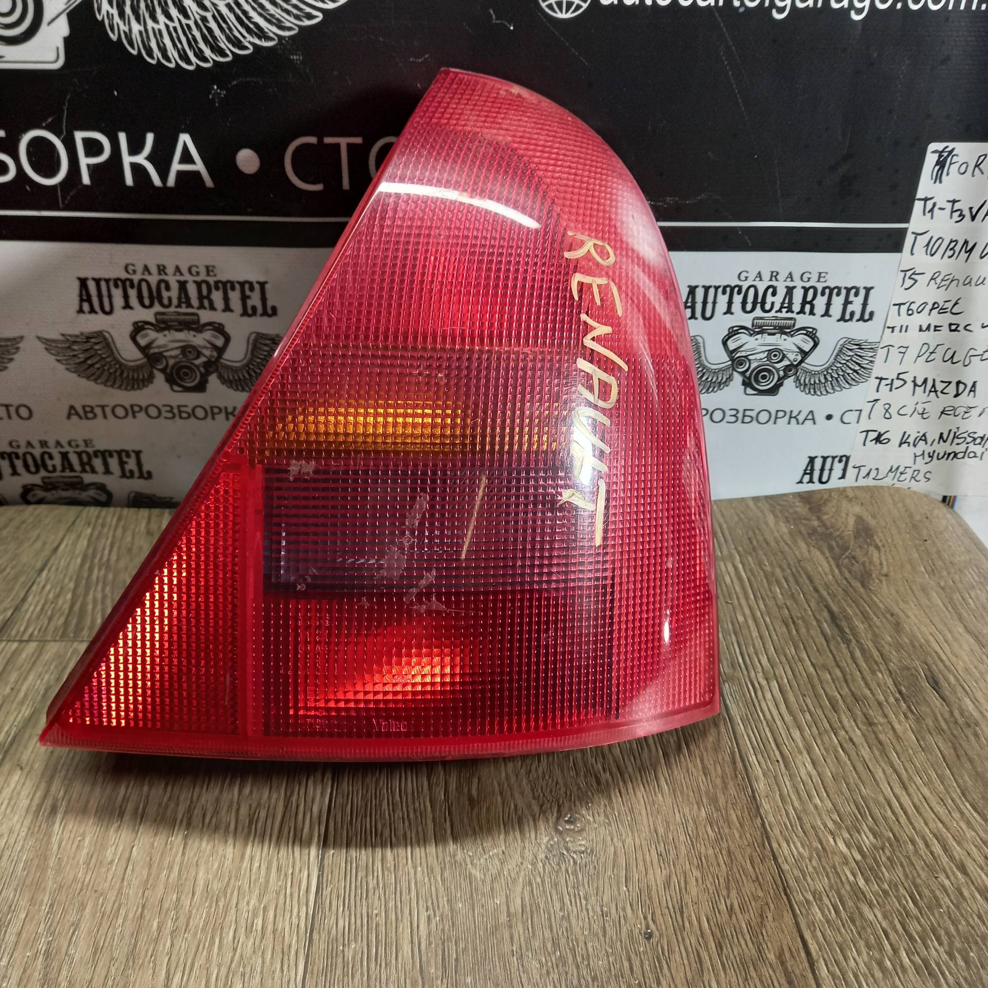 Ліхтар задній правий RENAULT CLIO 2 7700410516