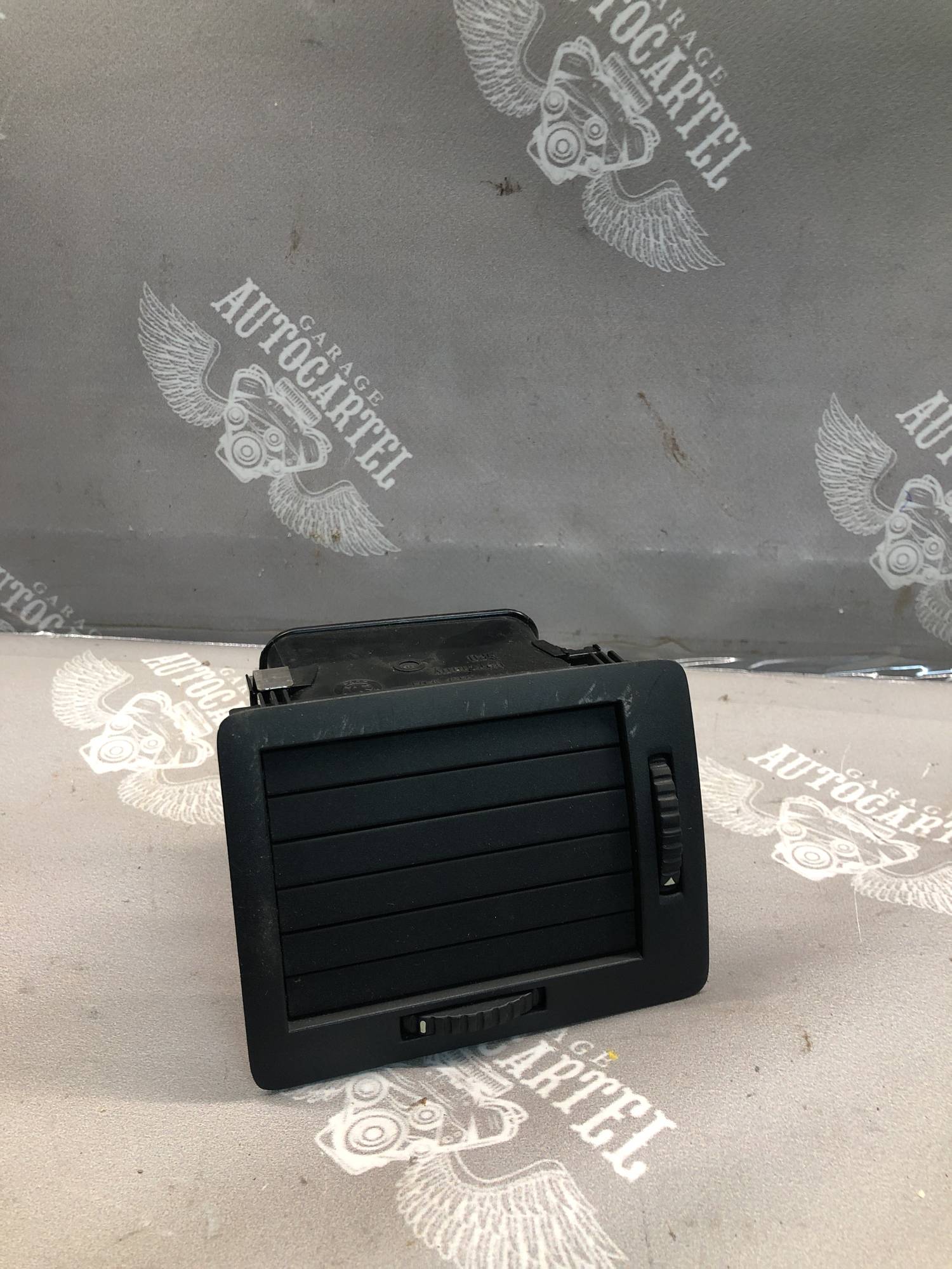 Заслонка опалювача салона ліва Skoda Fabia 1999-2007 6Y0819701