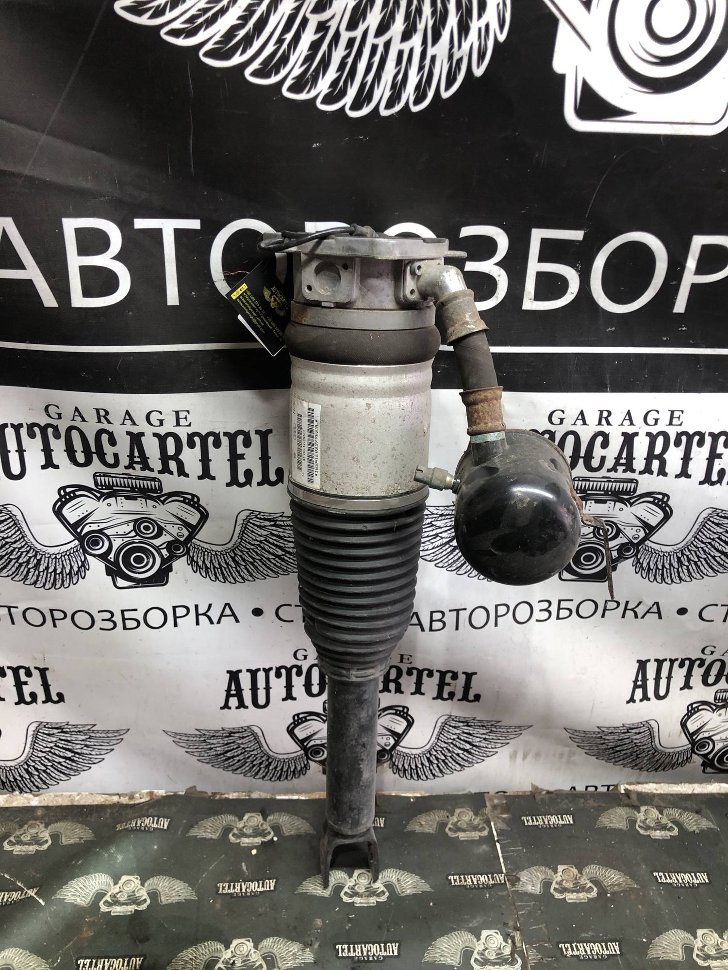 4e0616002e Пневмо Амортизатор задній правий AUDI A8; VW PHAETON 2.8-6.0 04.02-03.16