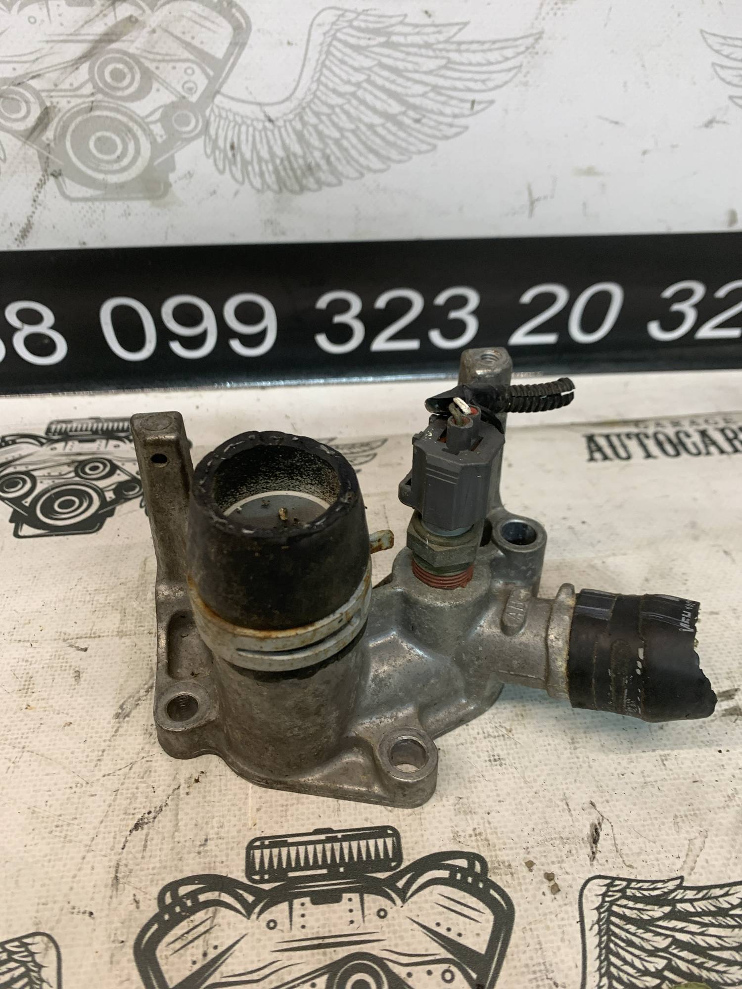 Фланець системи охолодження Ford Focus 2 1.6Ti 2005 1n1g8594