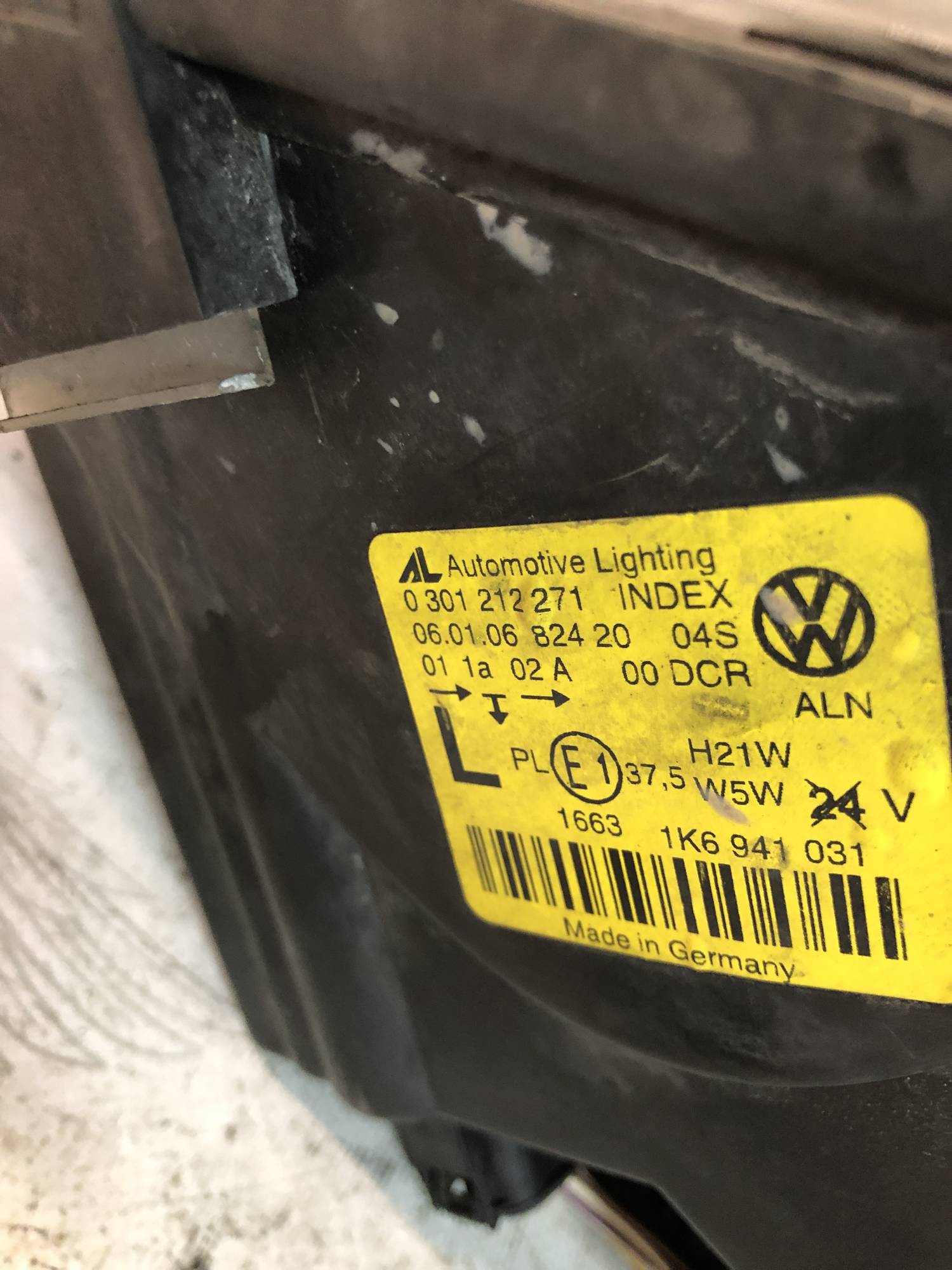 Фара ліва Xenon Volkswagen Golf 5 V Jetta (Фольцваген Гольф) 1K6941031