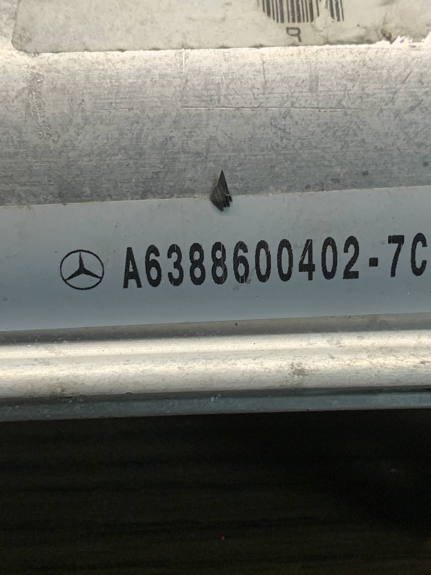 Подушка безпеки пасажира Mercedes Vito W638 a6388600402